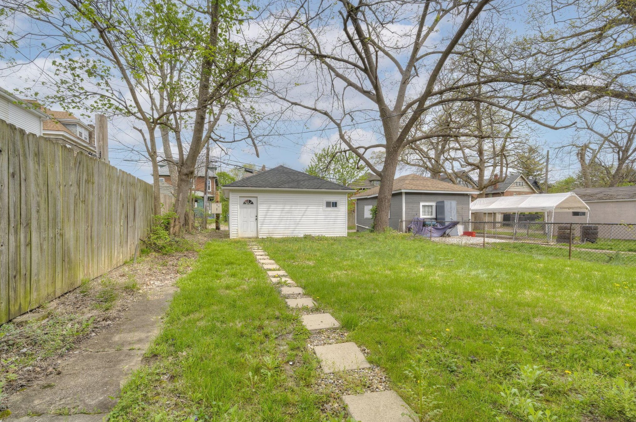 1544 Richmond Ave, Columbus OH  43203-1726 exterior