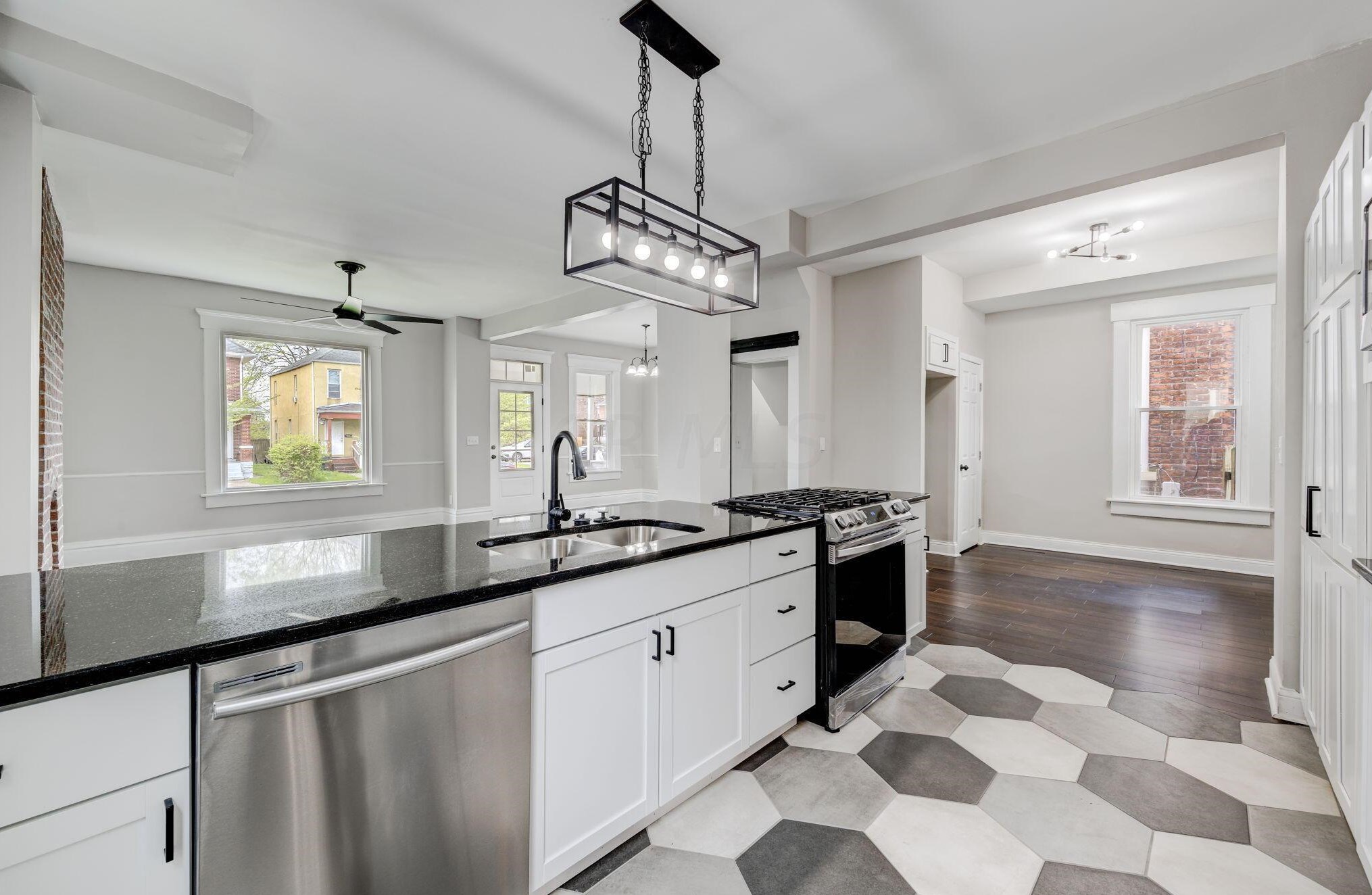 1544 Richmond Ave, Columbus OH  43203-1726 exterior