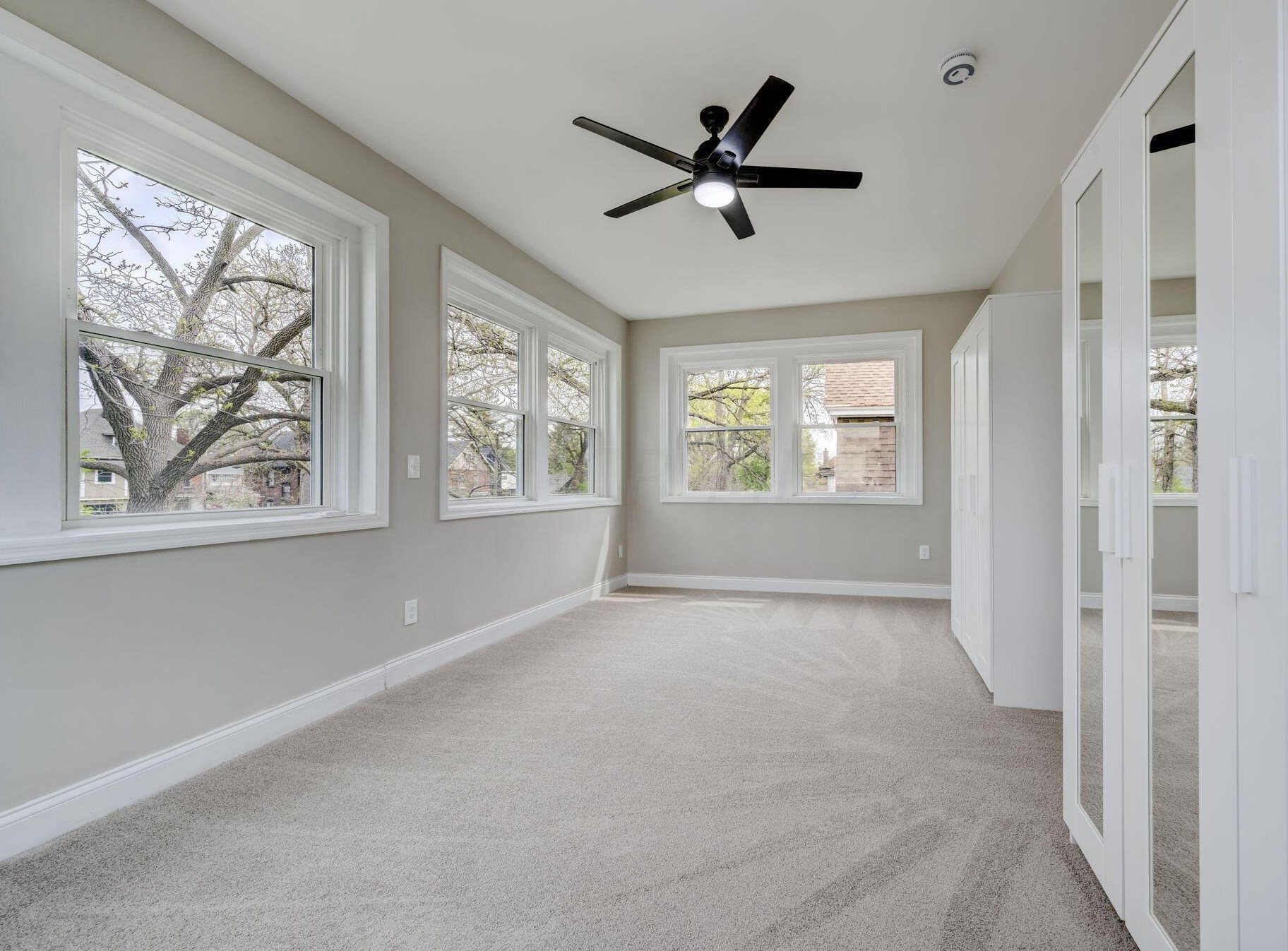 1544 Richmond Ave, Columbus OH  43203-1726 exterior