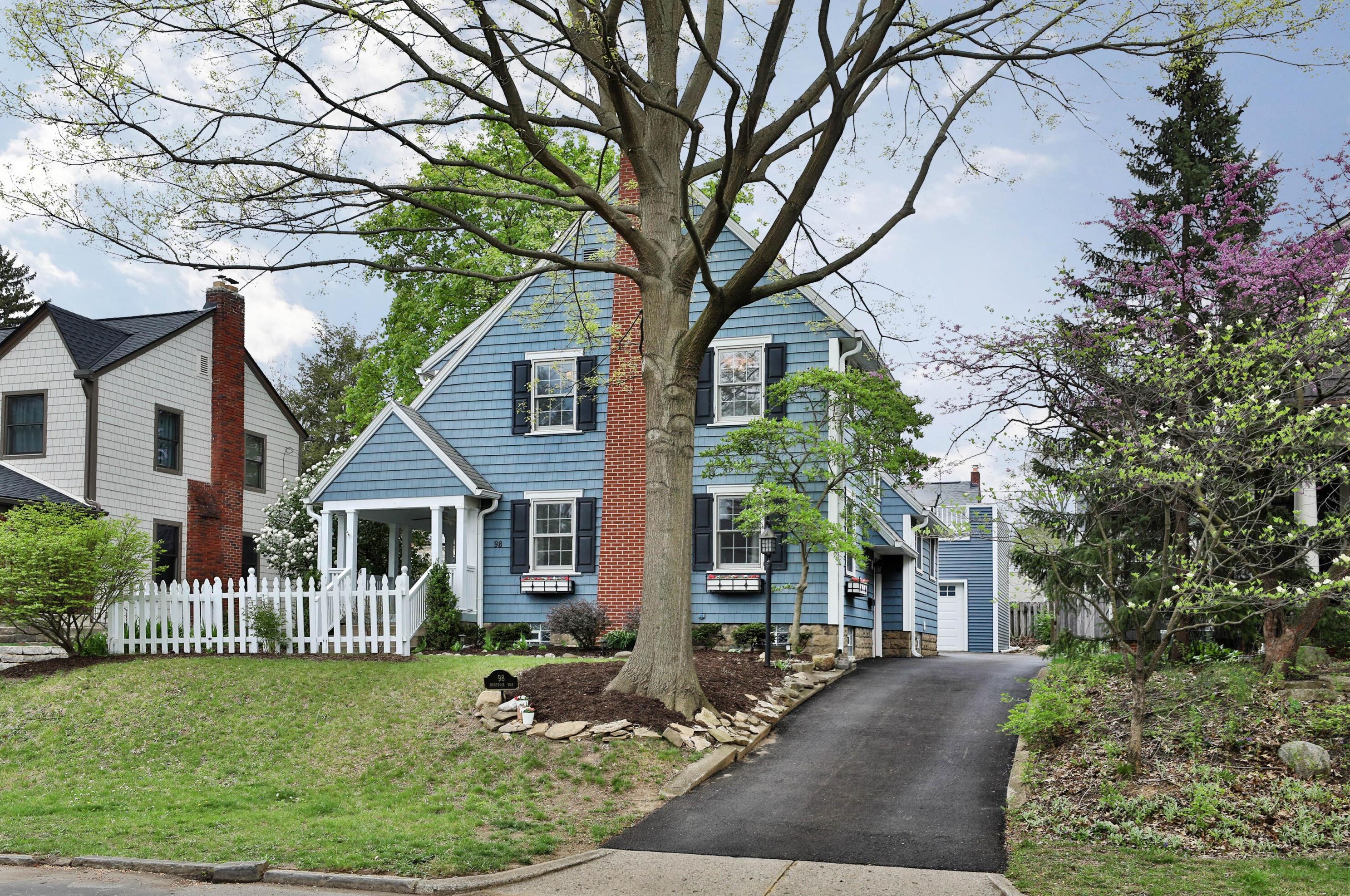 98 Montrose Way, Columbus, OH 43214-4014
