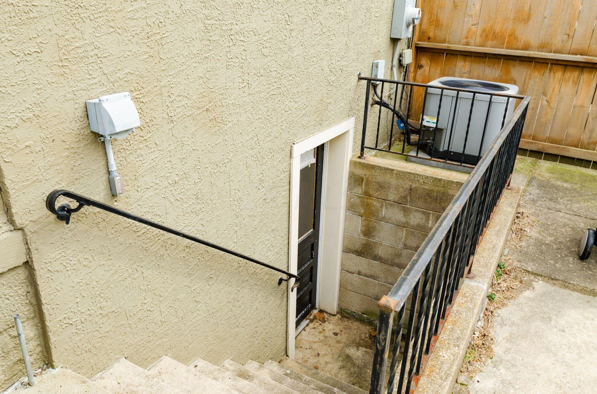 1487 Glenn Ave, Columbus OH  43212-6701 exterior