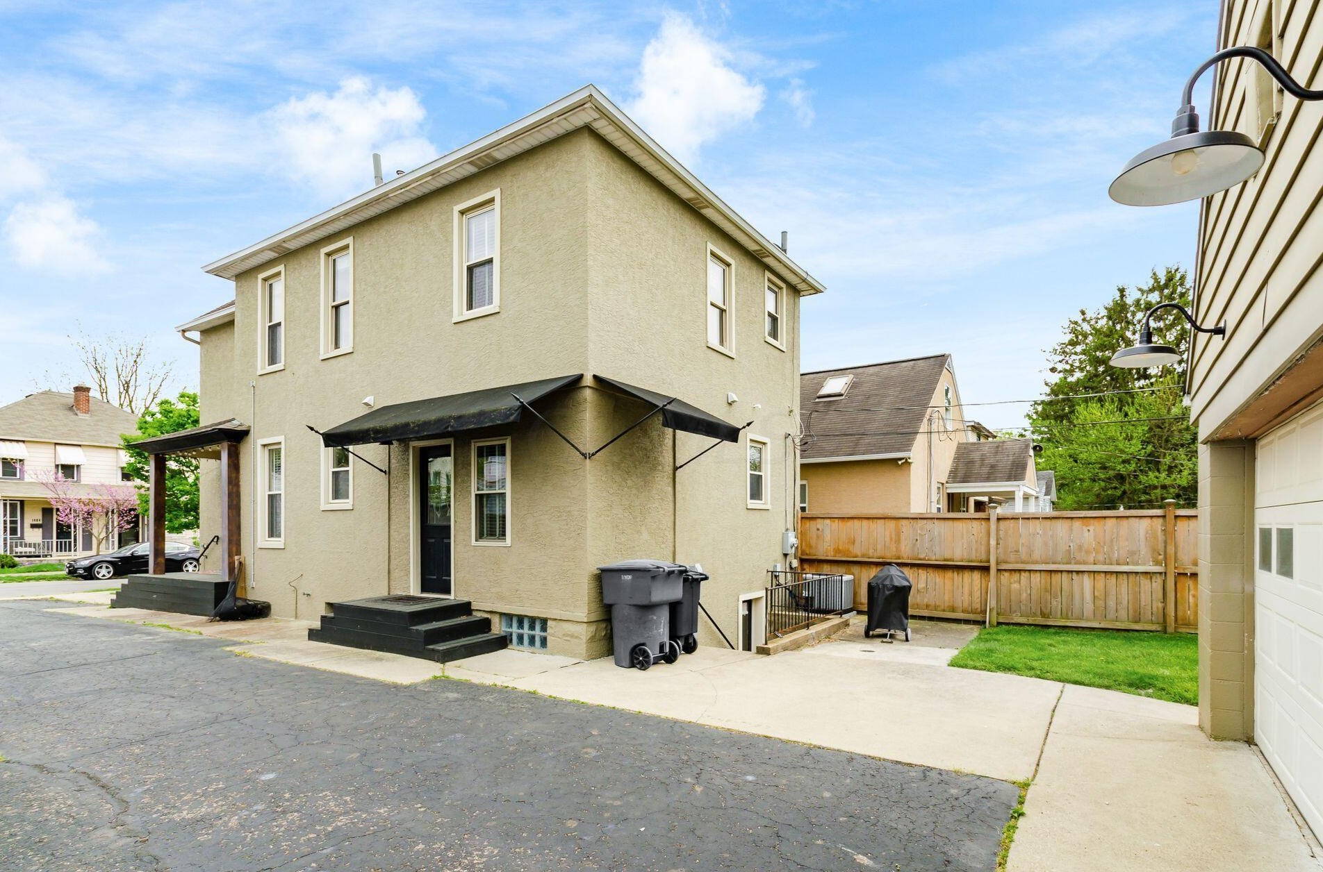 1487 Glenn Ave, Columbus OH  43212-6701 exterior