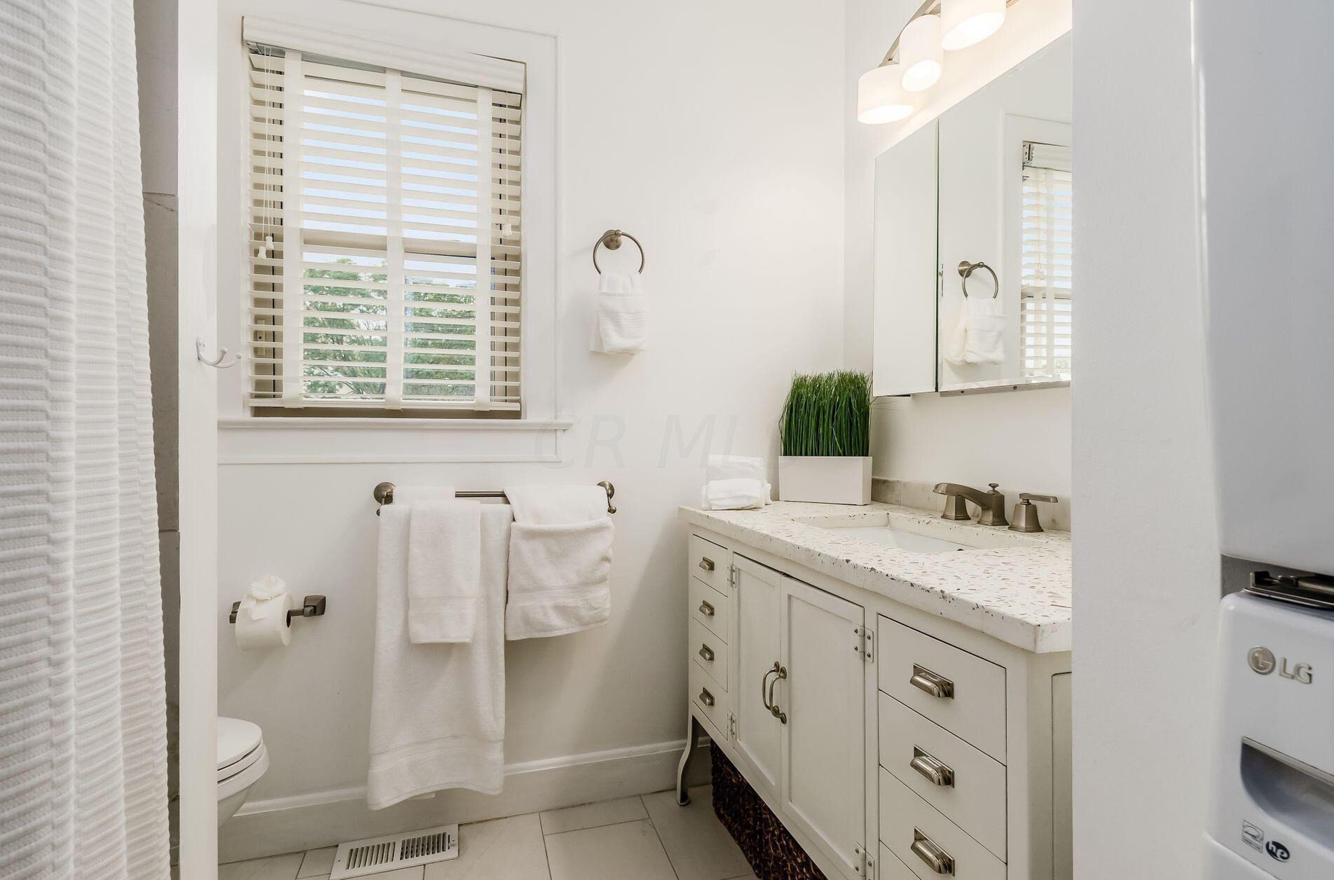 1487 Glenn Ave, Columbus OH  43212-6701 exterior