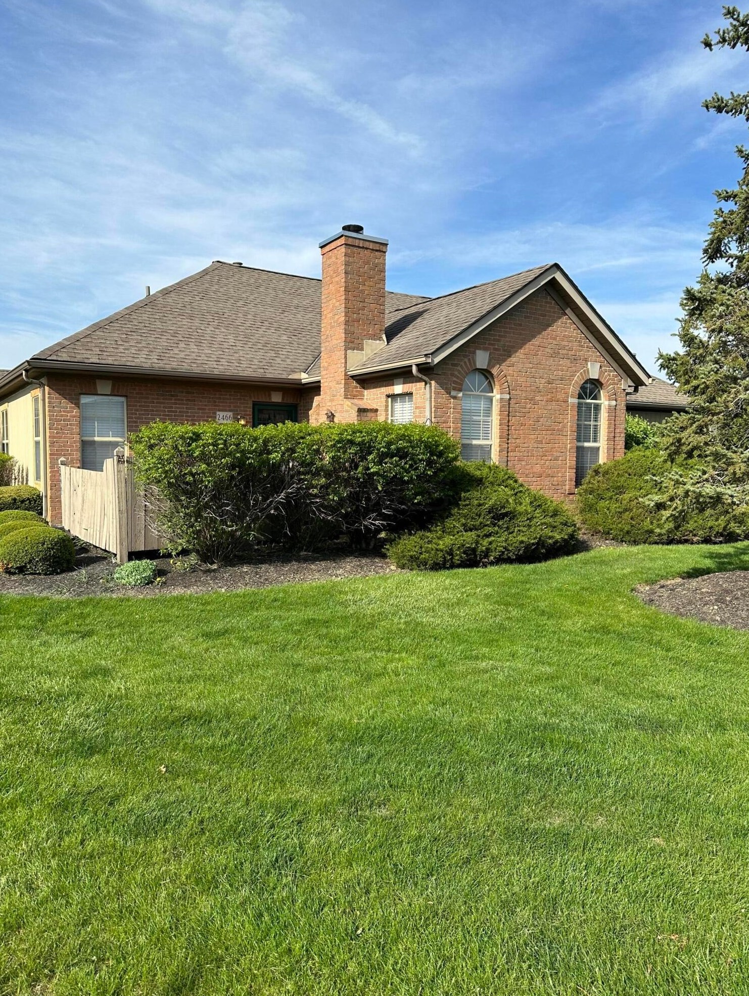 2466 Hooverside Ln, Darbydale OH  43123-3934 exterior