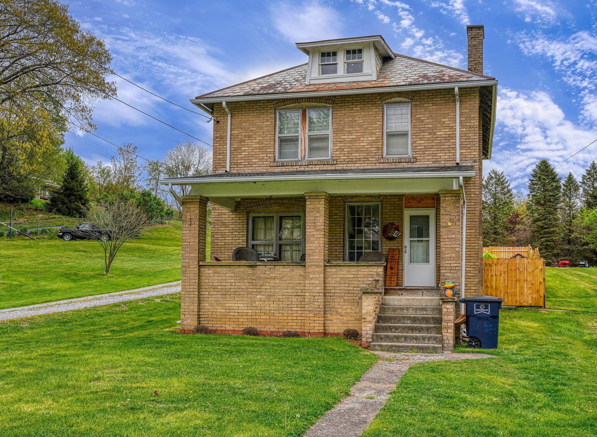 1714 Baltimore Rd, Lancaster OH 43130-8813 exterior