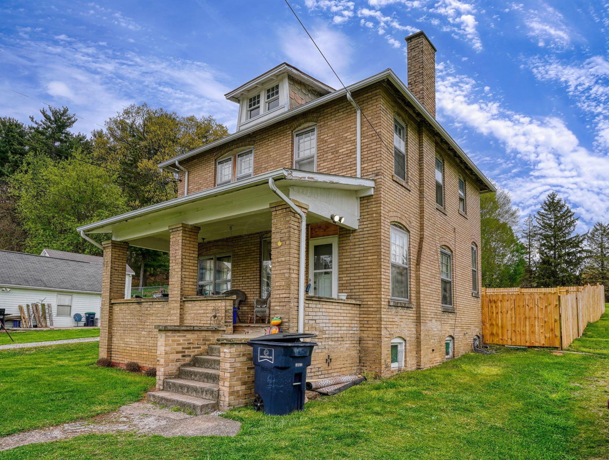 1714 Baltimore Rd, Lancaster OH 43130-8813 exterior