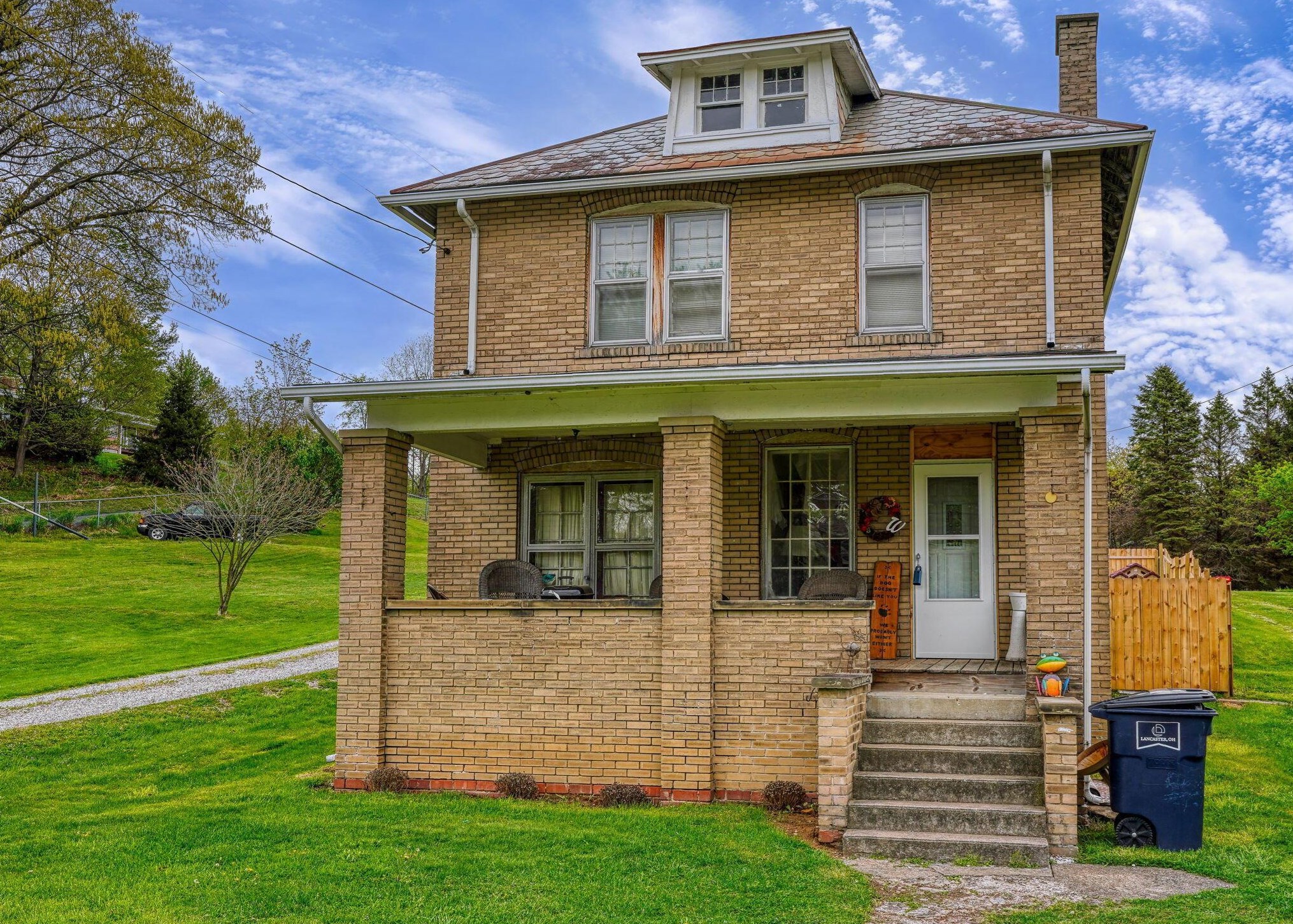 1714 Baltimore Rd, Lancaster, OH 43130-9159