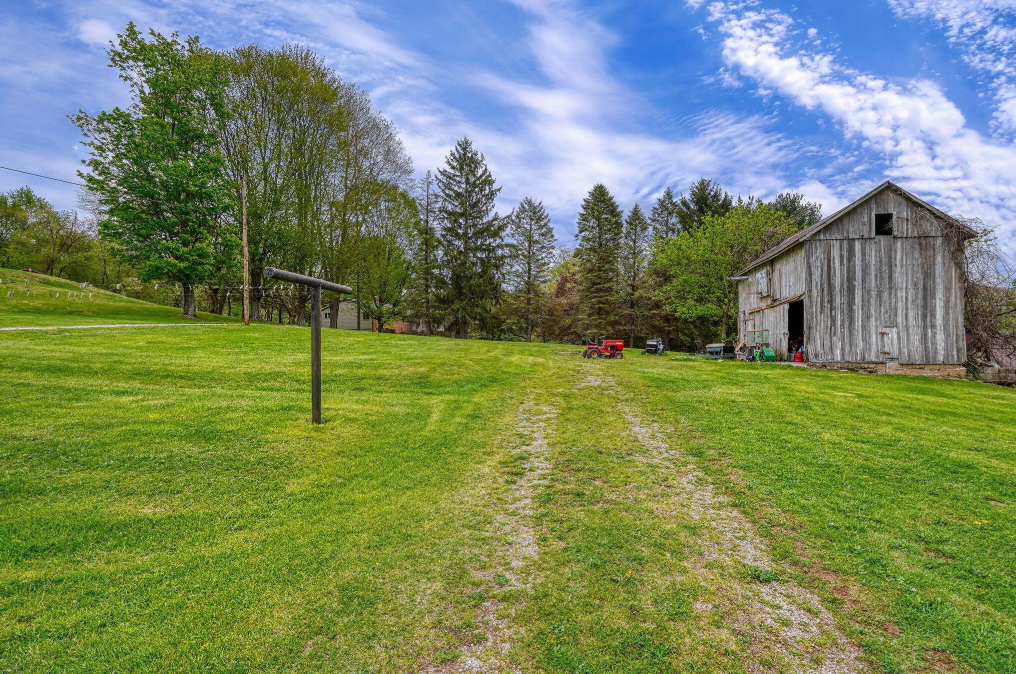 1714 Baltimore Rd, Lancaster OH 43130-8813 exterior