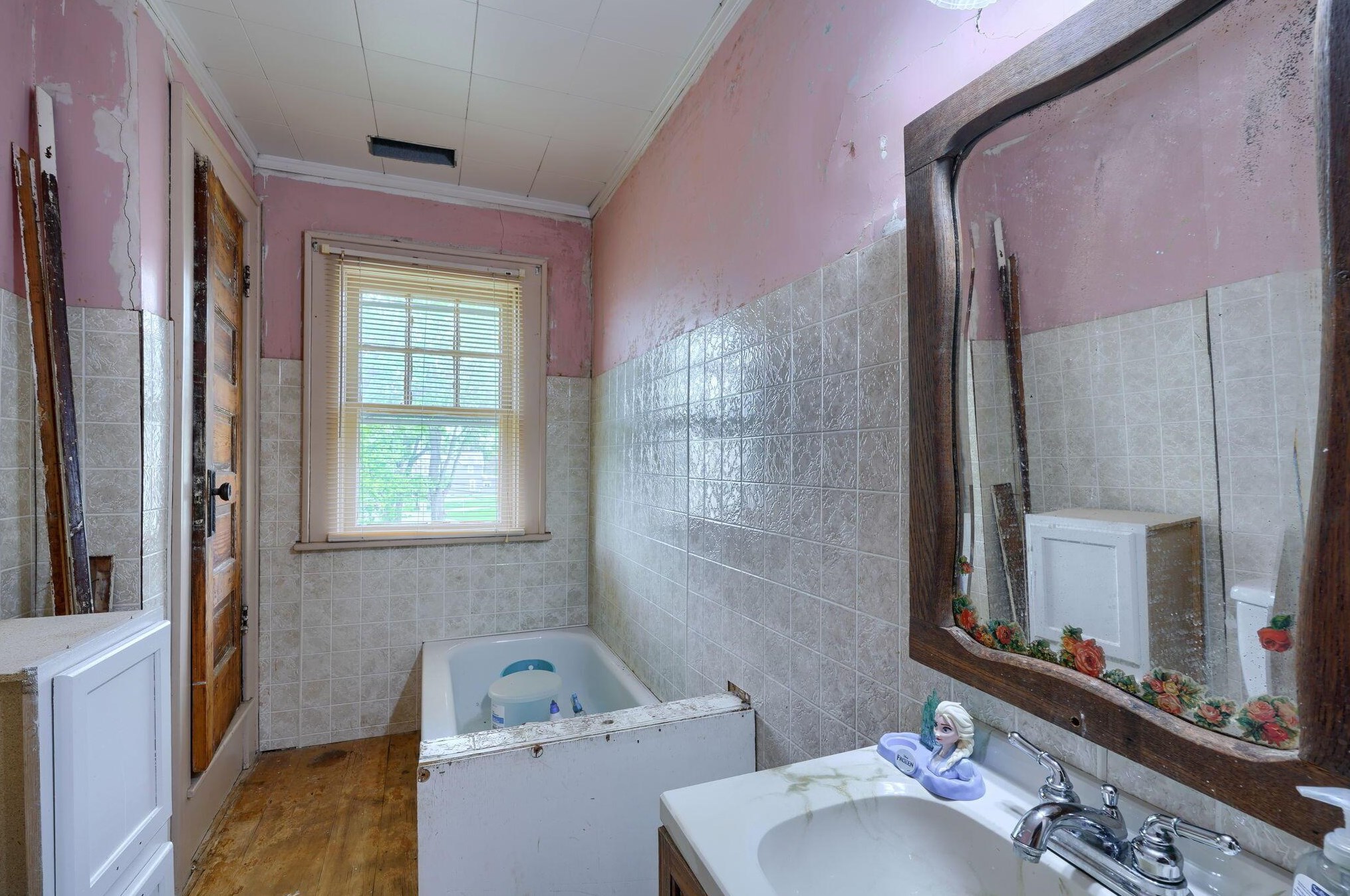 1714 Baltimore Rd, Lancaster OH 43130-8813 exterior