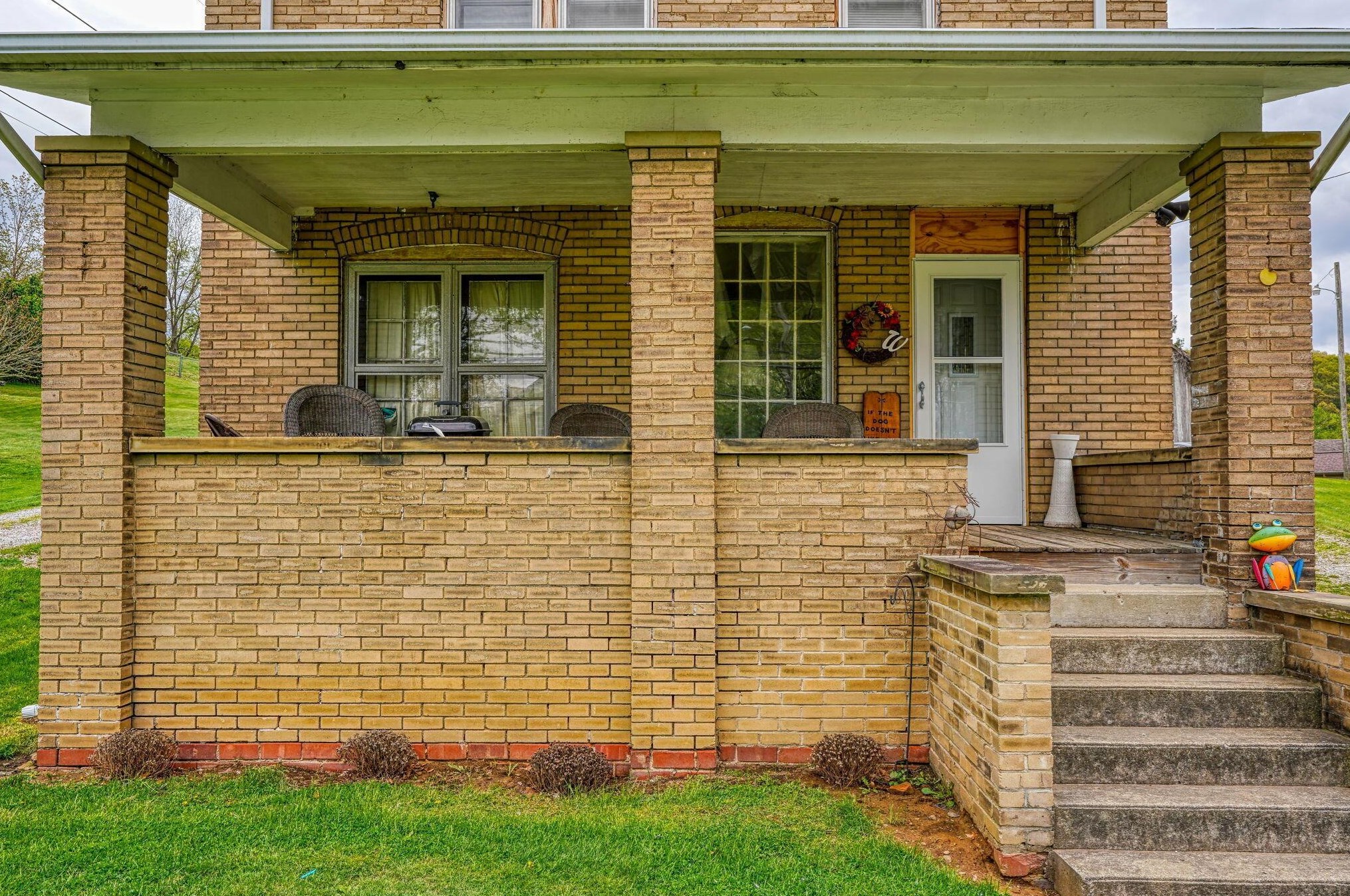 1714 Baltimore Rd, Lancaster OH 43130-8813 exterior