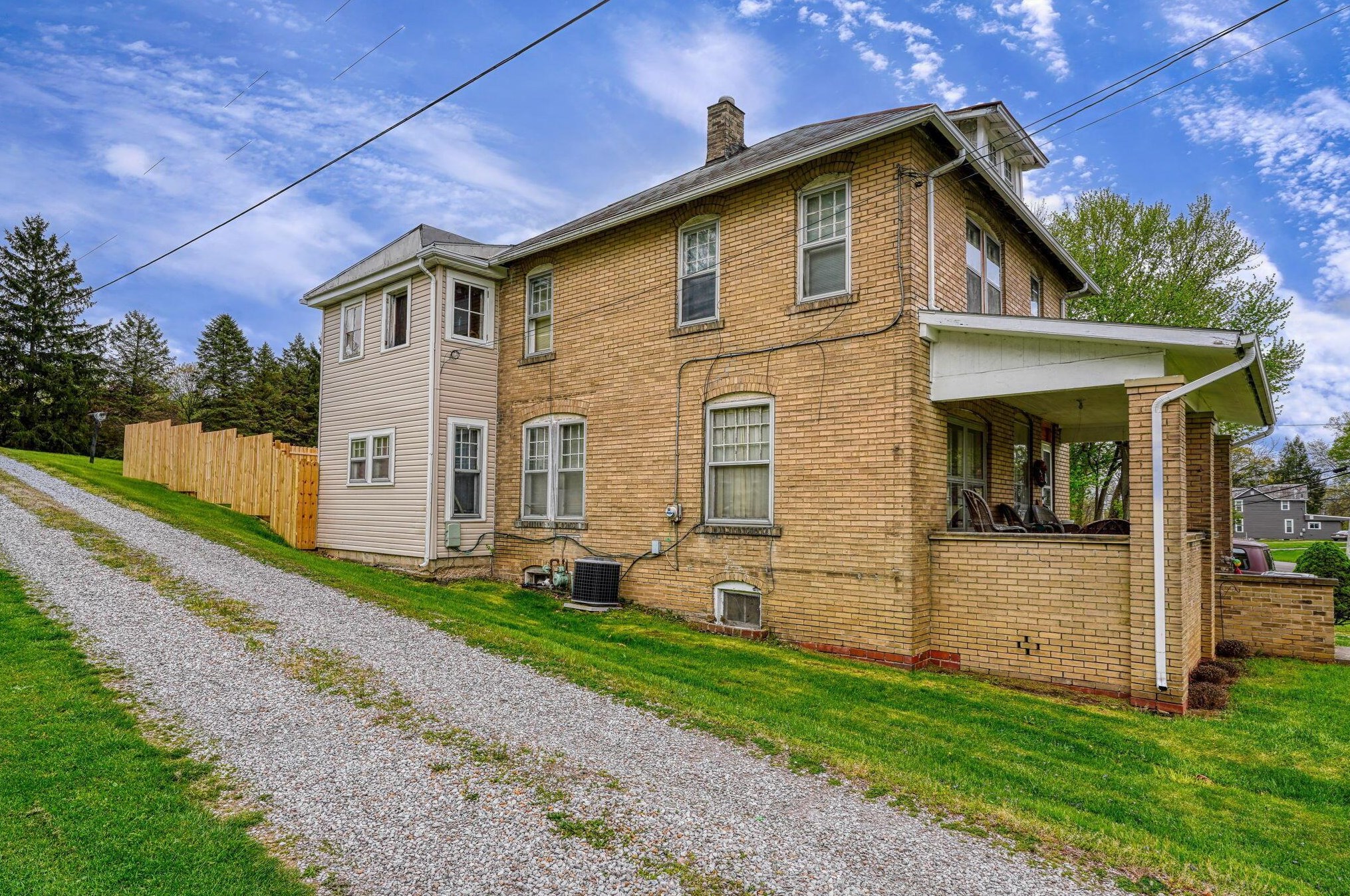 1714 Baltimore Rd, Lancaster OH 43130-8813 exterior