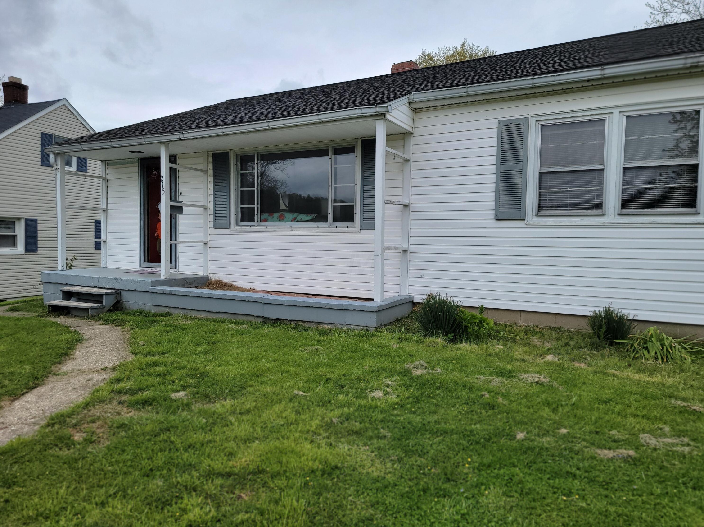 215 Whitehouse St, Crooksville, OH 43731