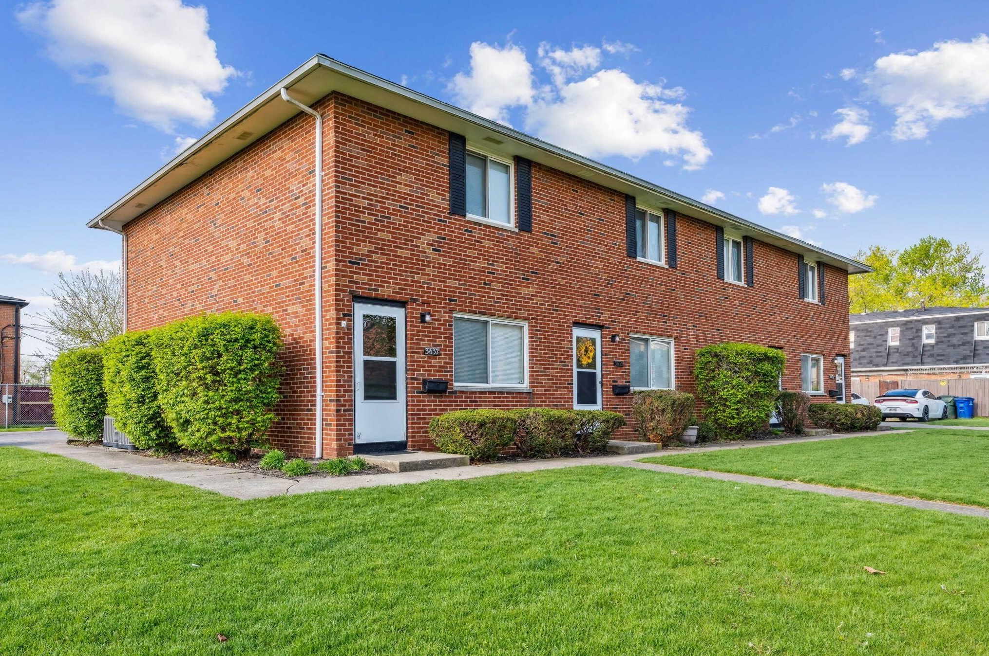 3637 Arnelle Rd, Columbus, OH 43228-3124