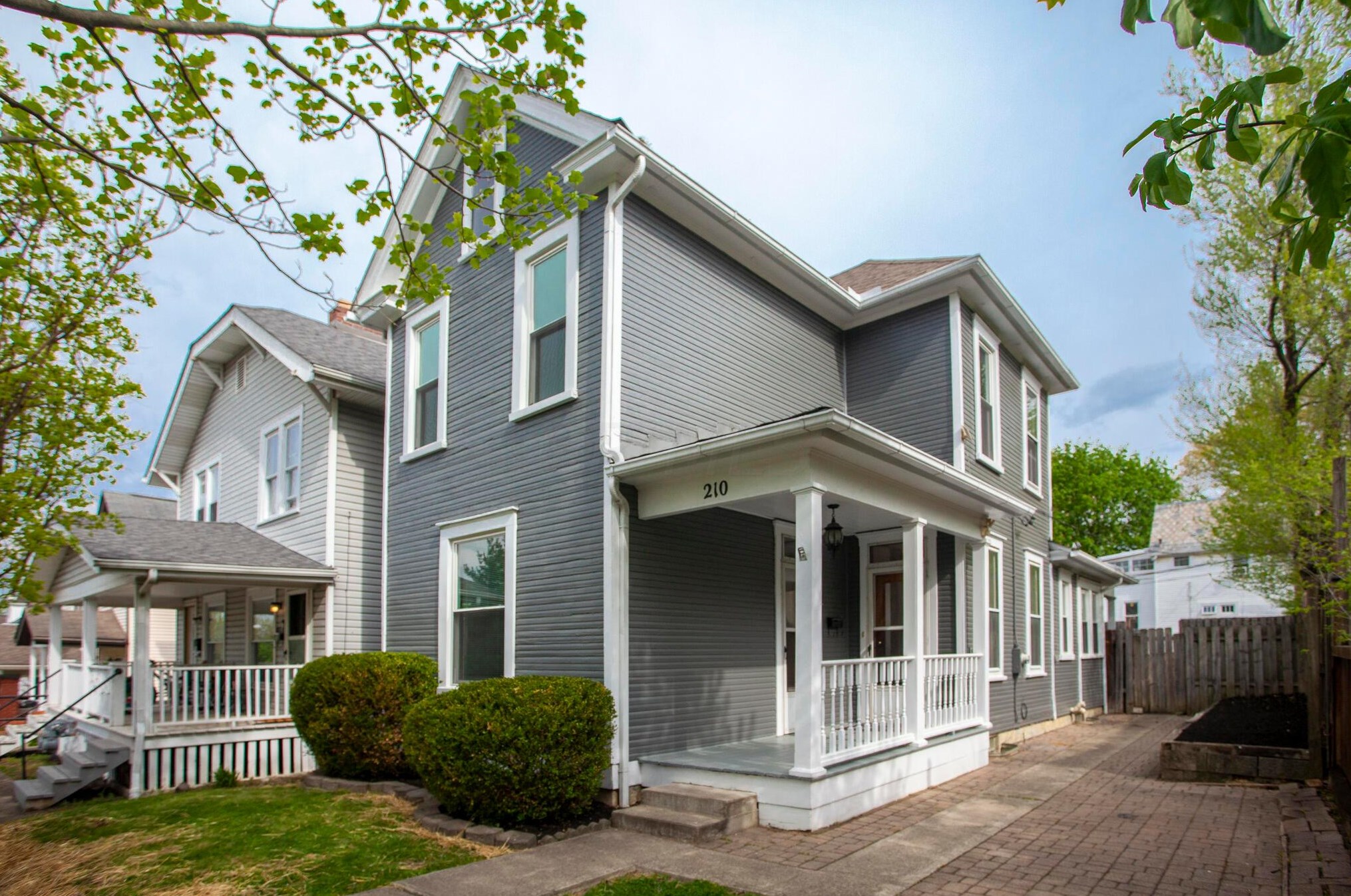 210 Blake Ave, Columbus, OH 43202-3035