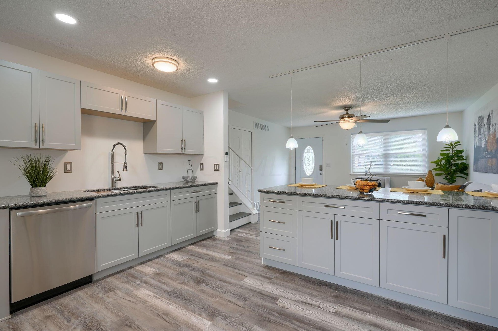 3555 Chantilly St, Columbus OH  43207-3532 exterior