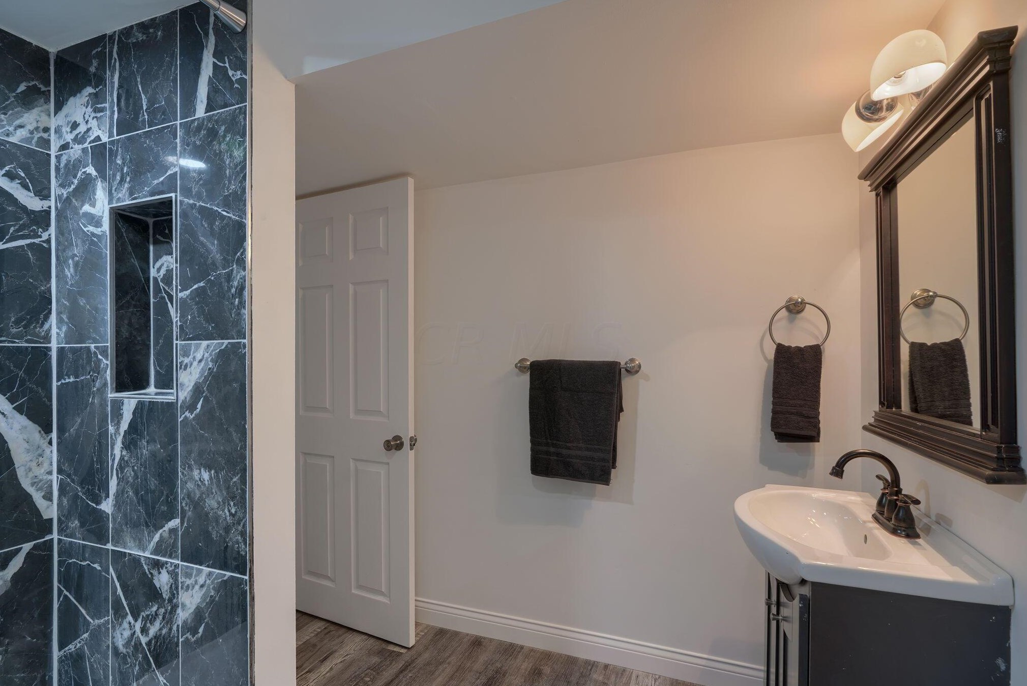 3555 Chantilly St, Columbus OH  43207-3532 exterior