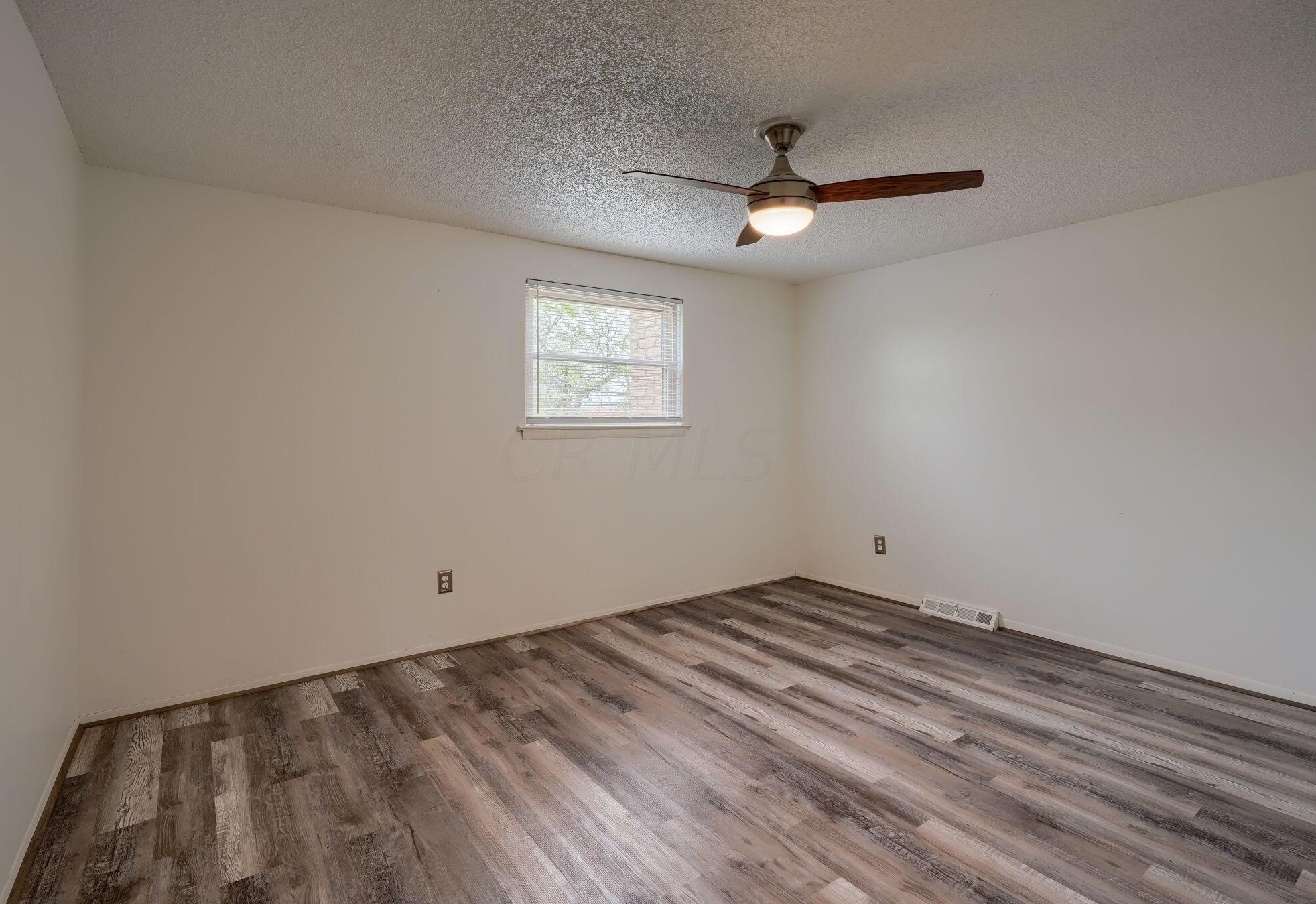 3555 Chantilly St, Columbus OH  43207-3532 exterior