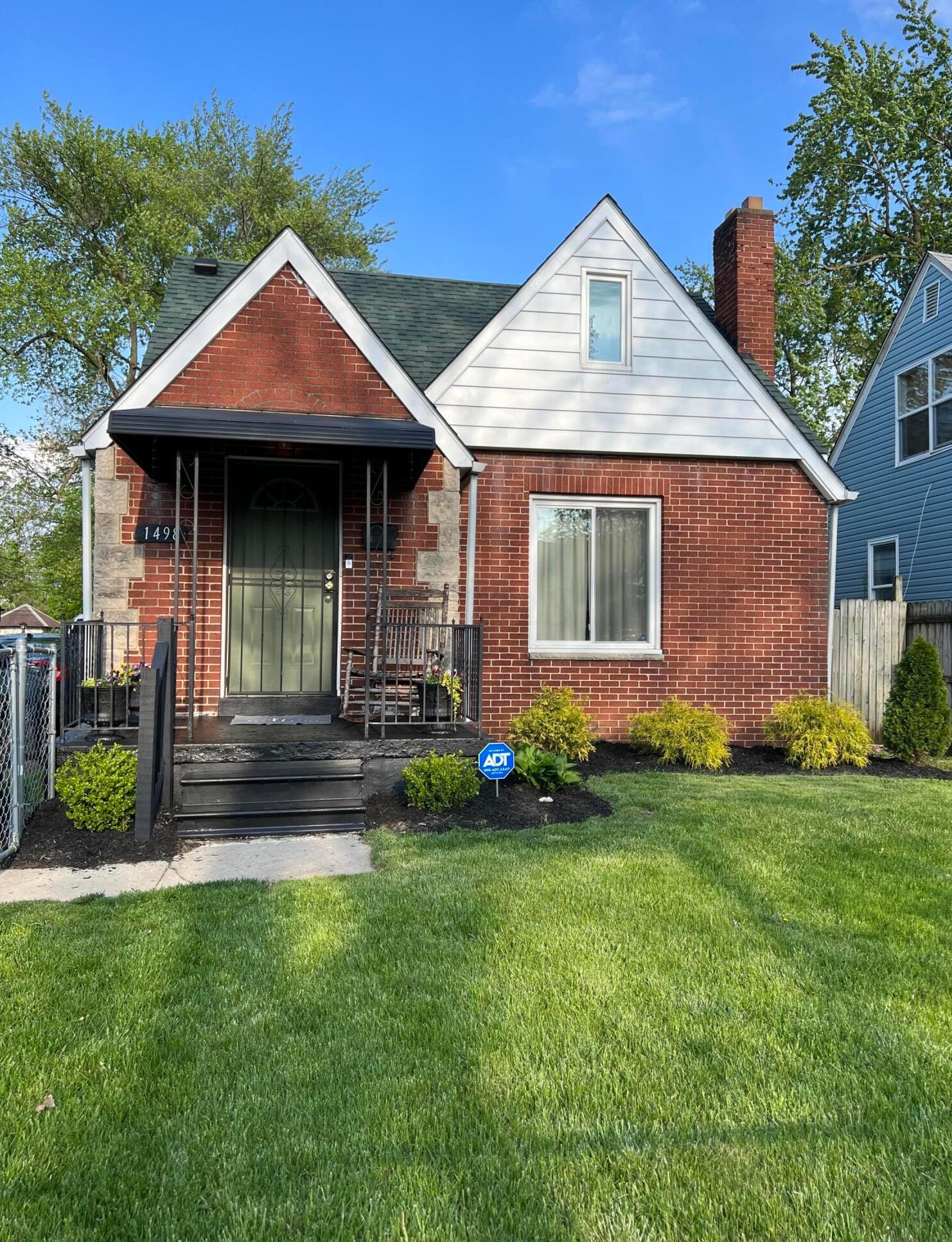 1498 Champion Ave, Columbus OH  43207-1397 exterior