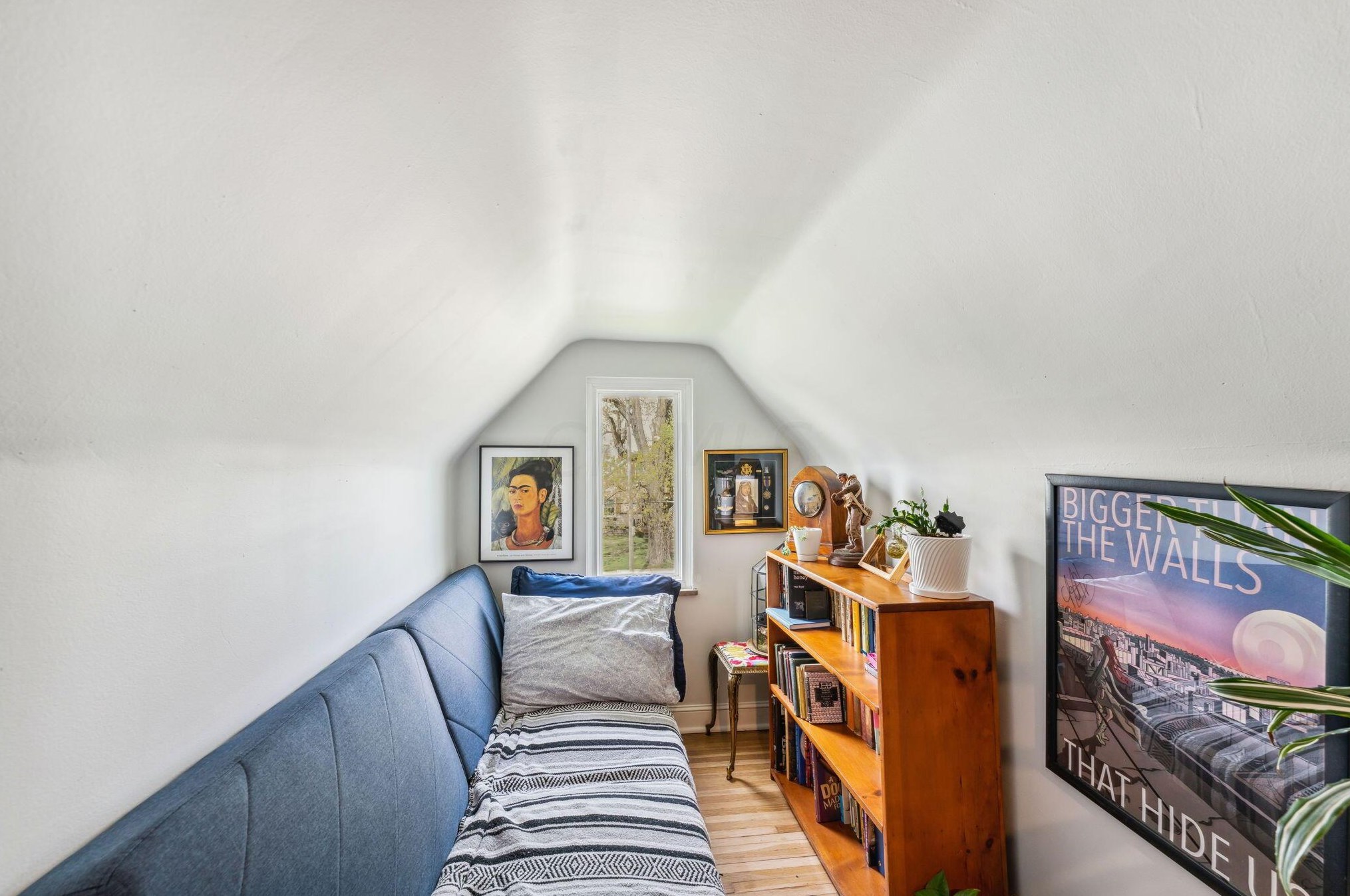 1498 Champion Ave, Columbus OH  43207-1397 exterior