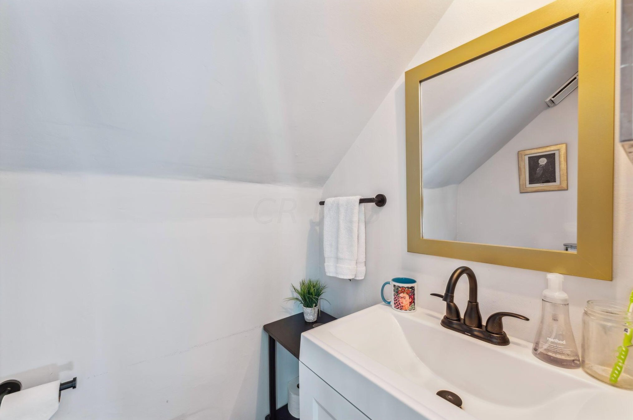 1498 Champion Ave, Columbus OH  43207-1397 exterior