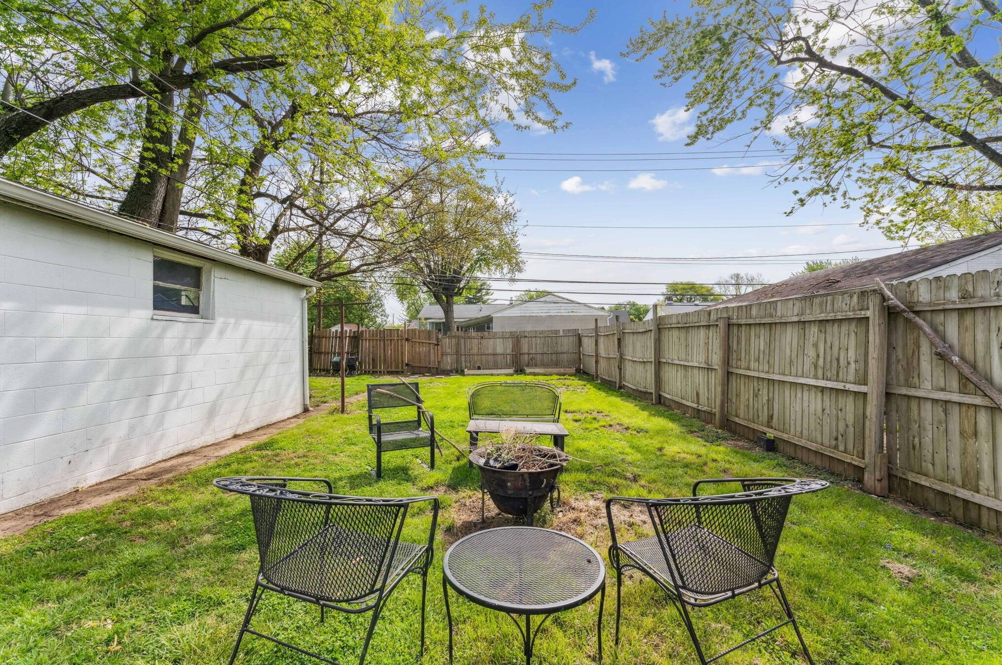 1498 Champion Ave, Columbus OH  43207-1397 exterior