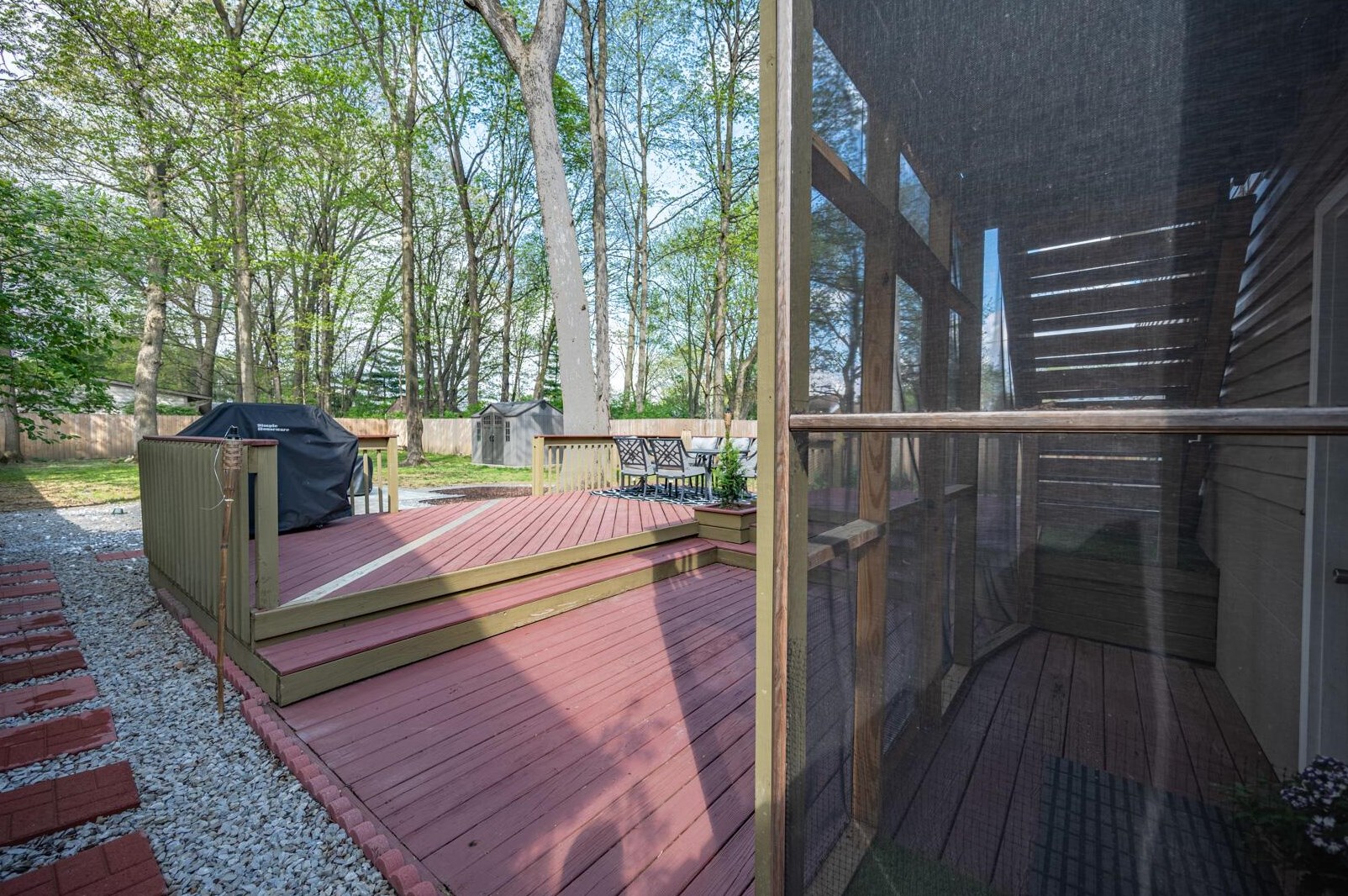 859 Maclam Dr, Columbus OH  43204-1456 exterior