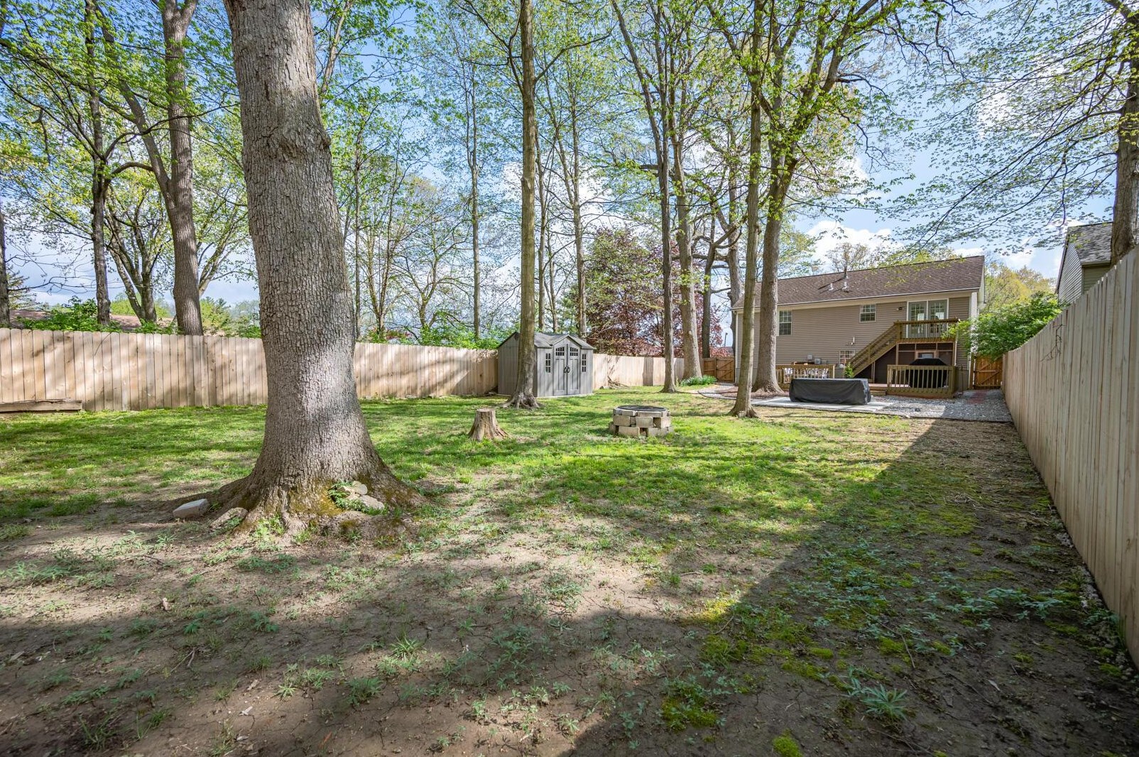 859 Maclam Dr, Columbus OH  43204-1456 exterior