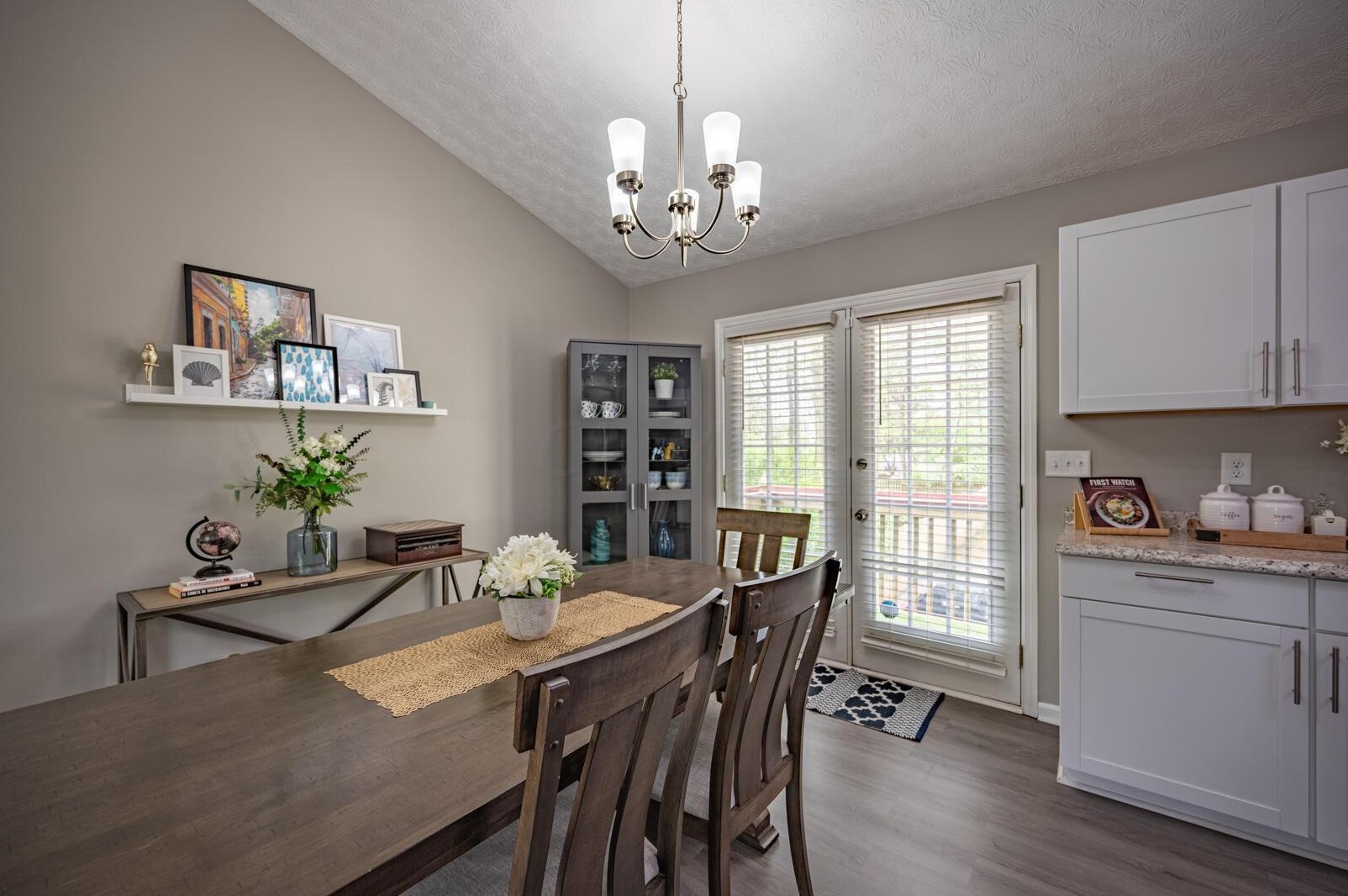 859 Maclam Dr, Columbus OH  43204-1456 exterior