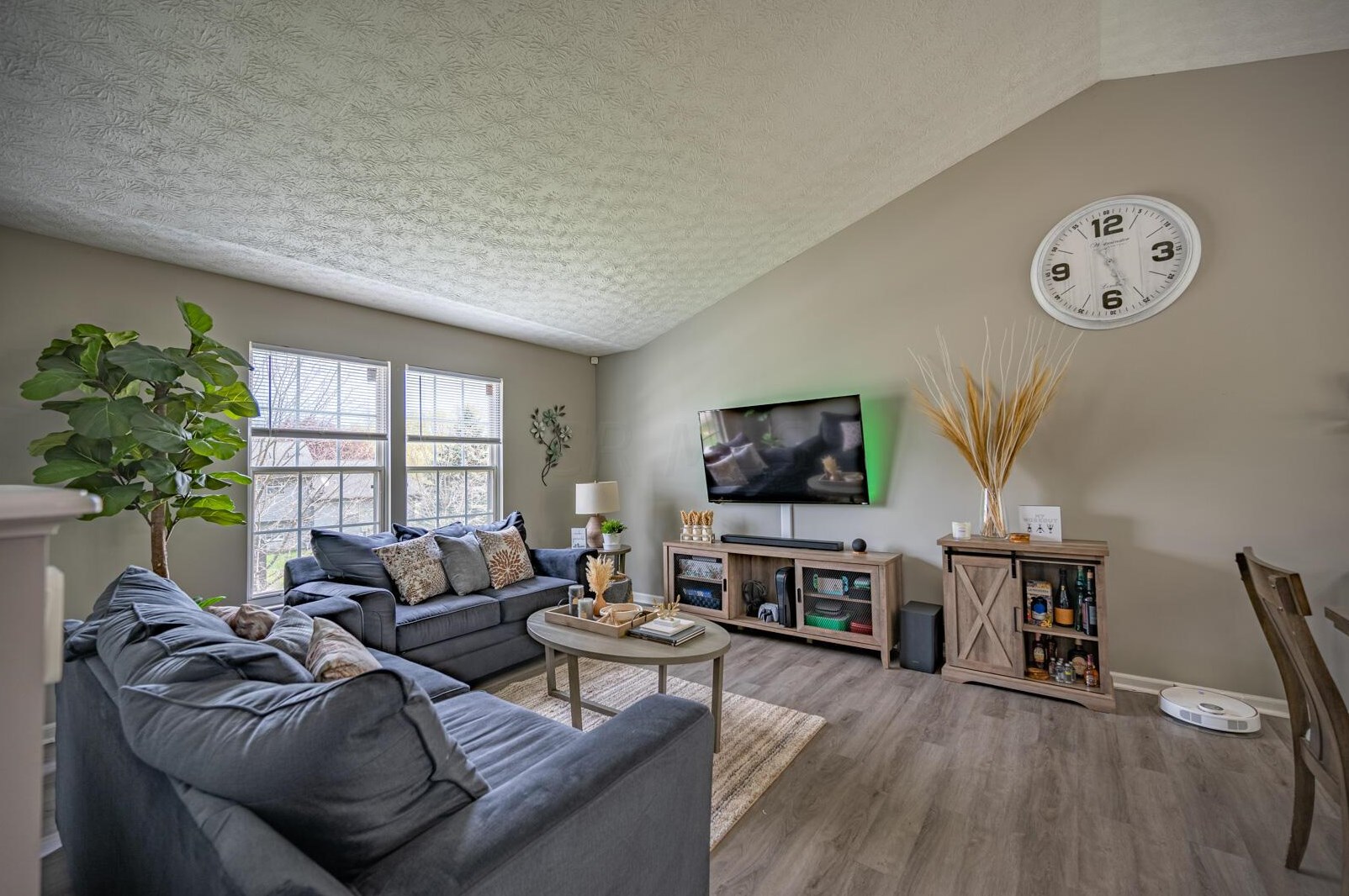 859 Maclam Dr, Columbus OH  43204-1456 exterior