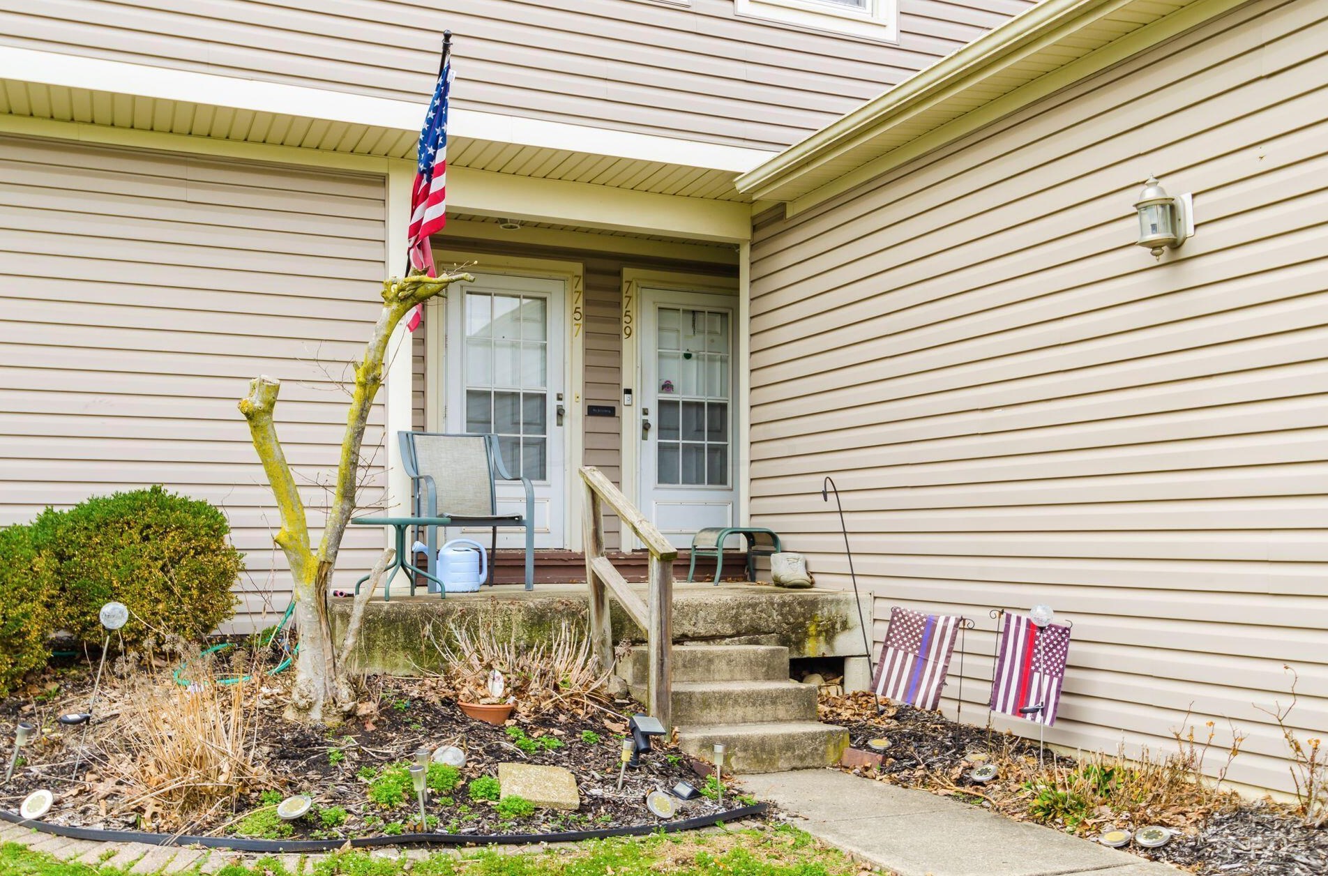 7759 Stoneford Dr, Columbus, OH 43235-1853
