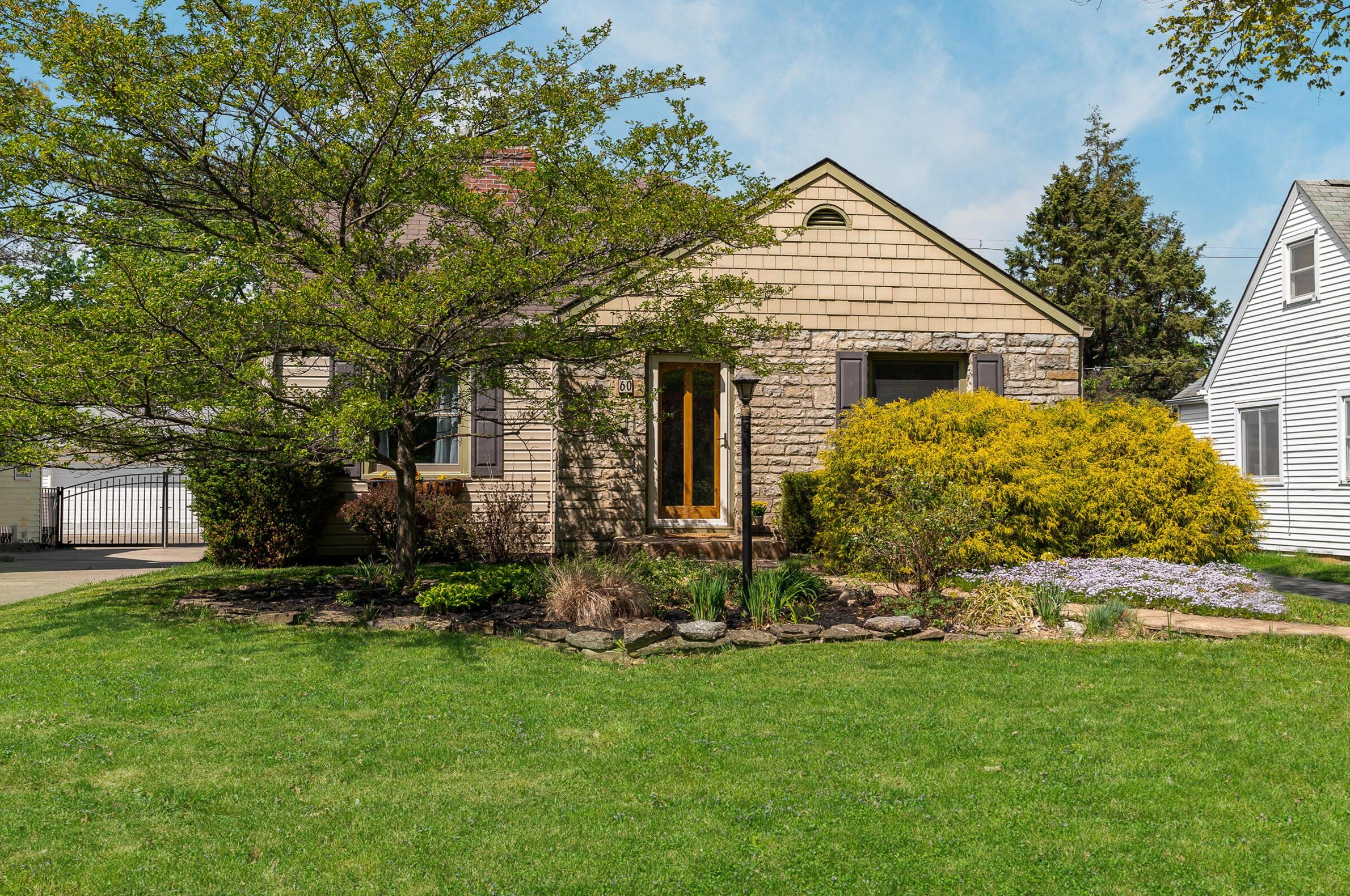 60 Weisheimer Rd, Columbus, OH 43214-2146