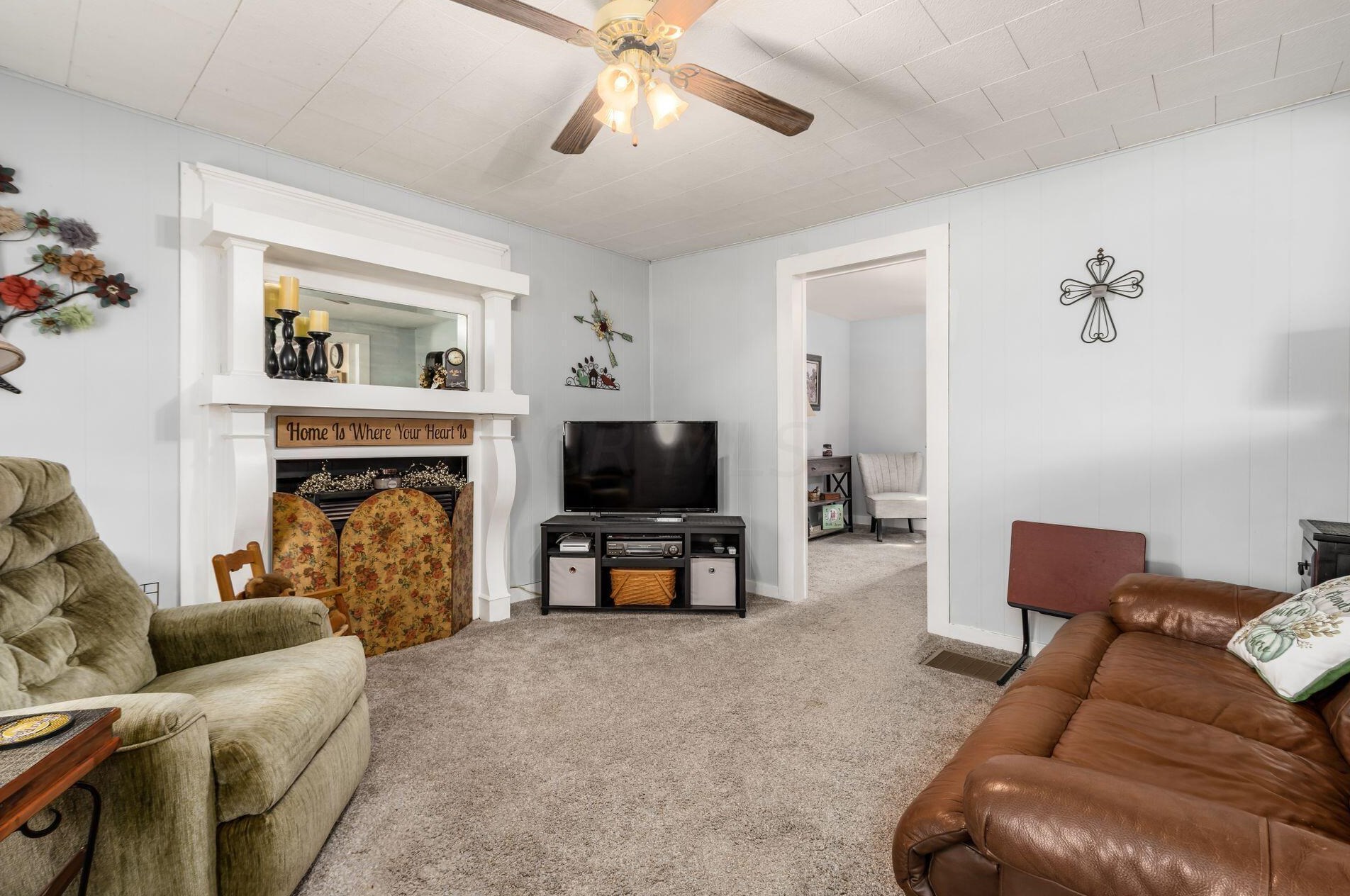 2445 S Pleasant Grove Rd, Zanesville, OH 43701