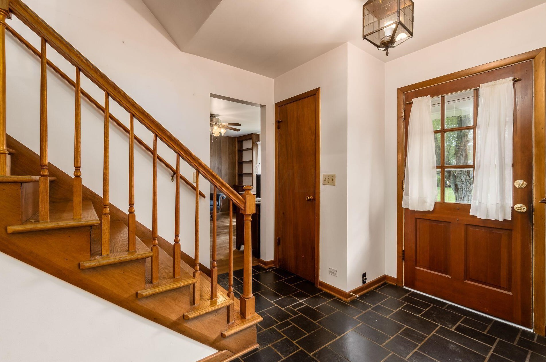 321 Rocky Fork Dr, Columbus, OH 43230-5930