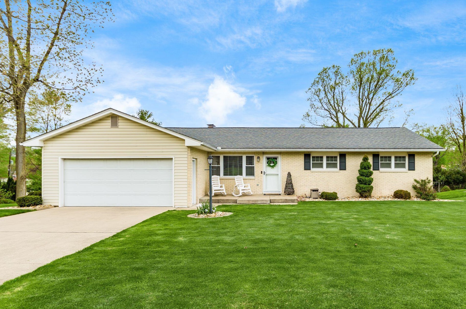 1168 Pleasantville Rd, Lancaster, OH 43130-2080
