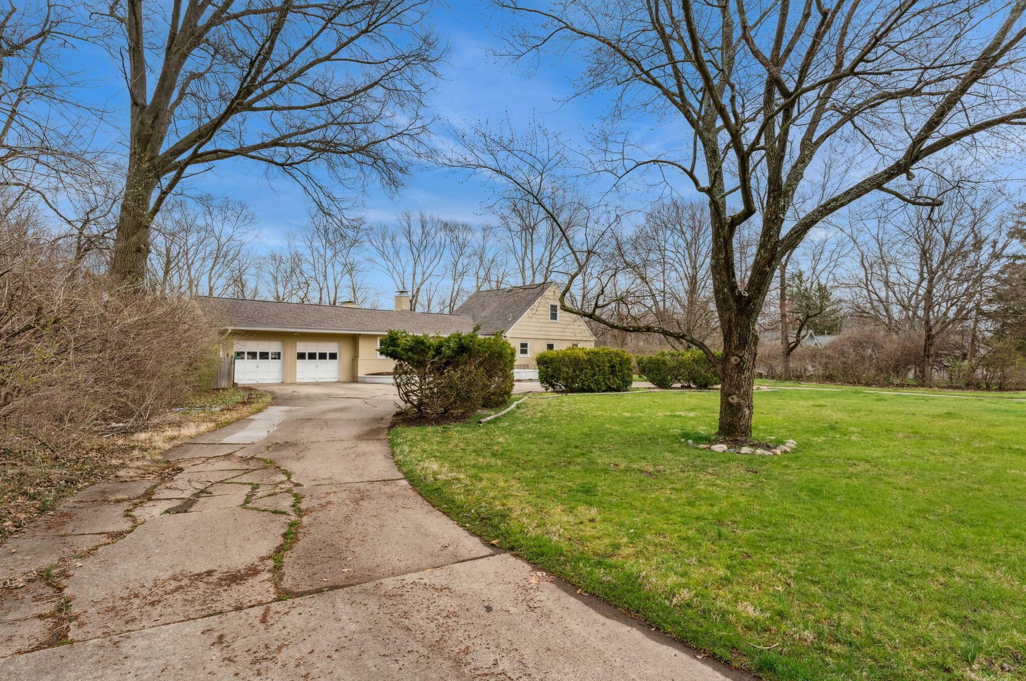 4540 Summit Ridge Rd, Columbus, OH 43220-2251