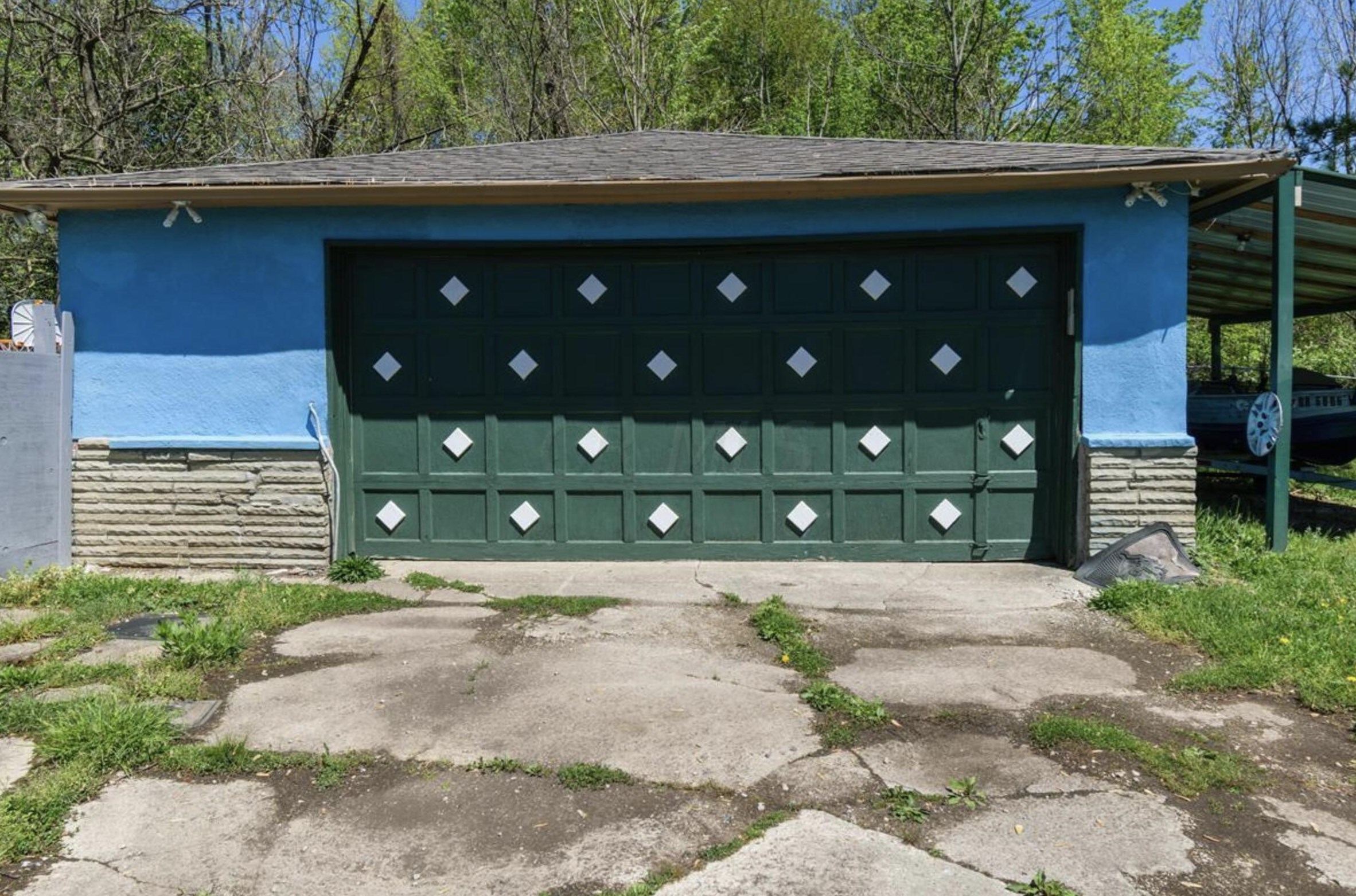 2740 Ferris Rd, Columbus OH 43224-2349 exterior