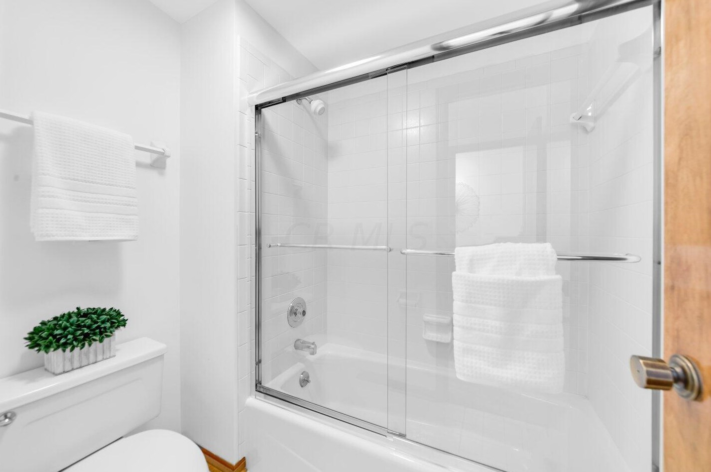 1980 Willow Glen Ln, Columbus OH 43229-1550 exterior