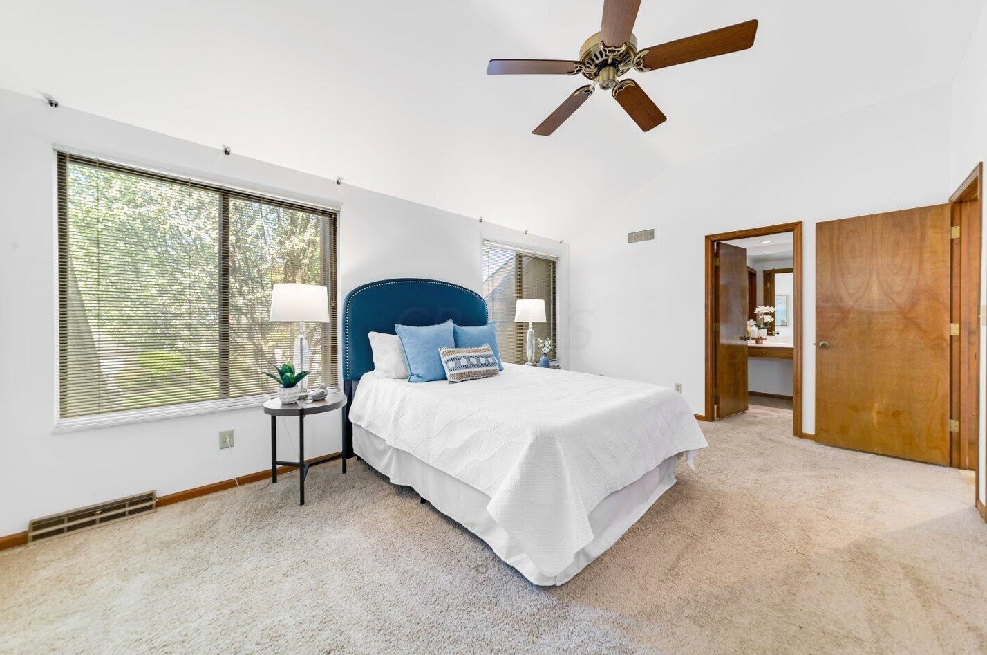 1980 Willow Glen Ln, Columbus OH 43229-1550 exterior