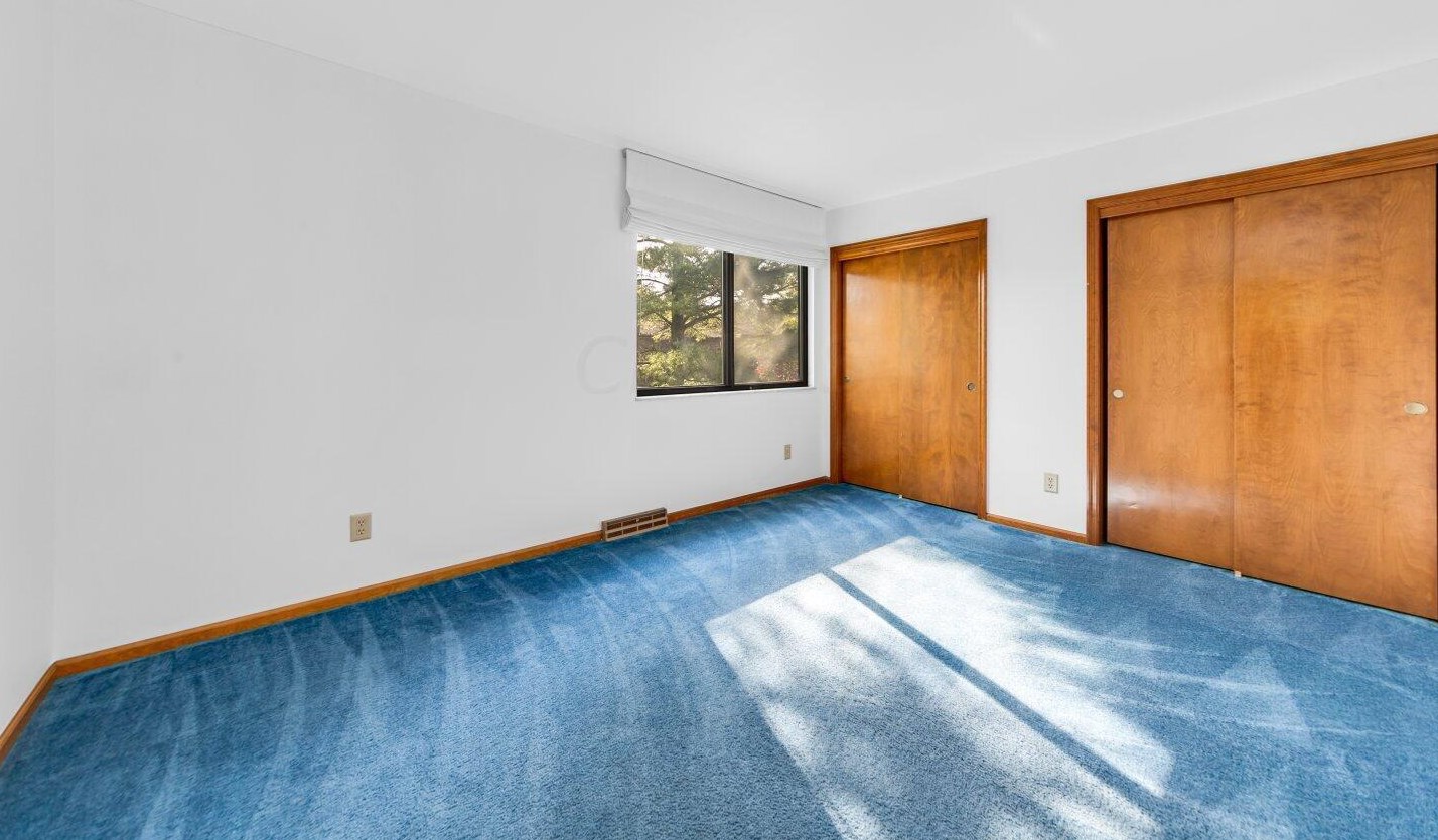 1980 Willow Glen Ln, Columbus OH 43229-1550 exterior