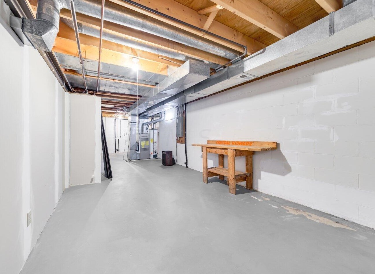 1980 Willow Glen Ln, Columbus OH 43229-1550 exterior