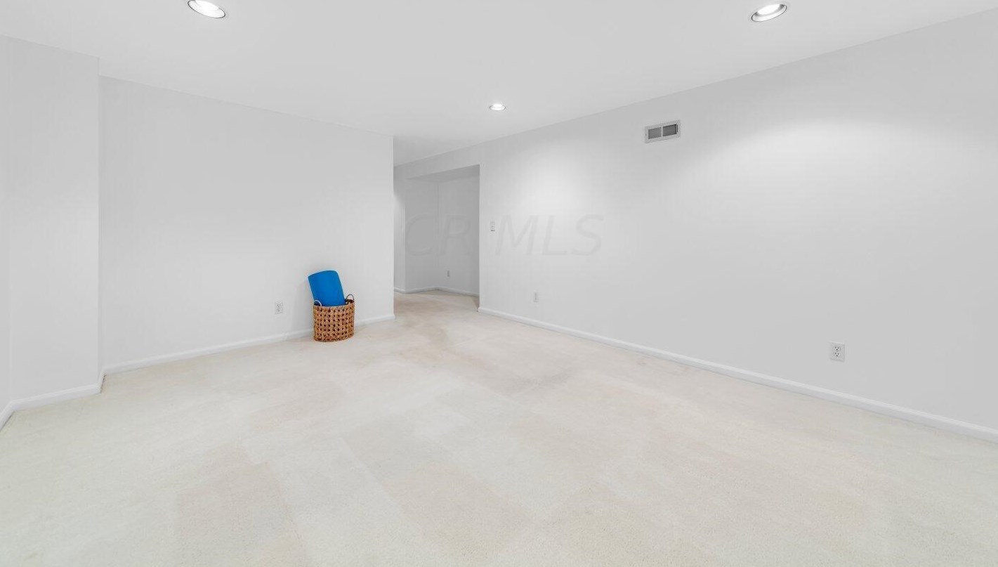 1980 Willow Glen Ln, Columbus OH 43229-1550 exterior