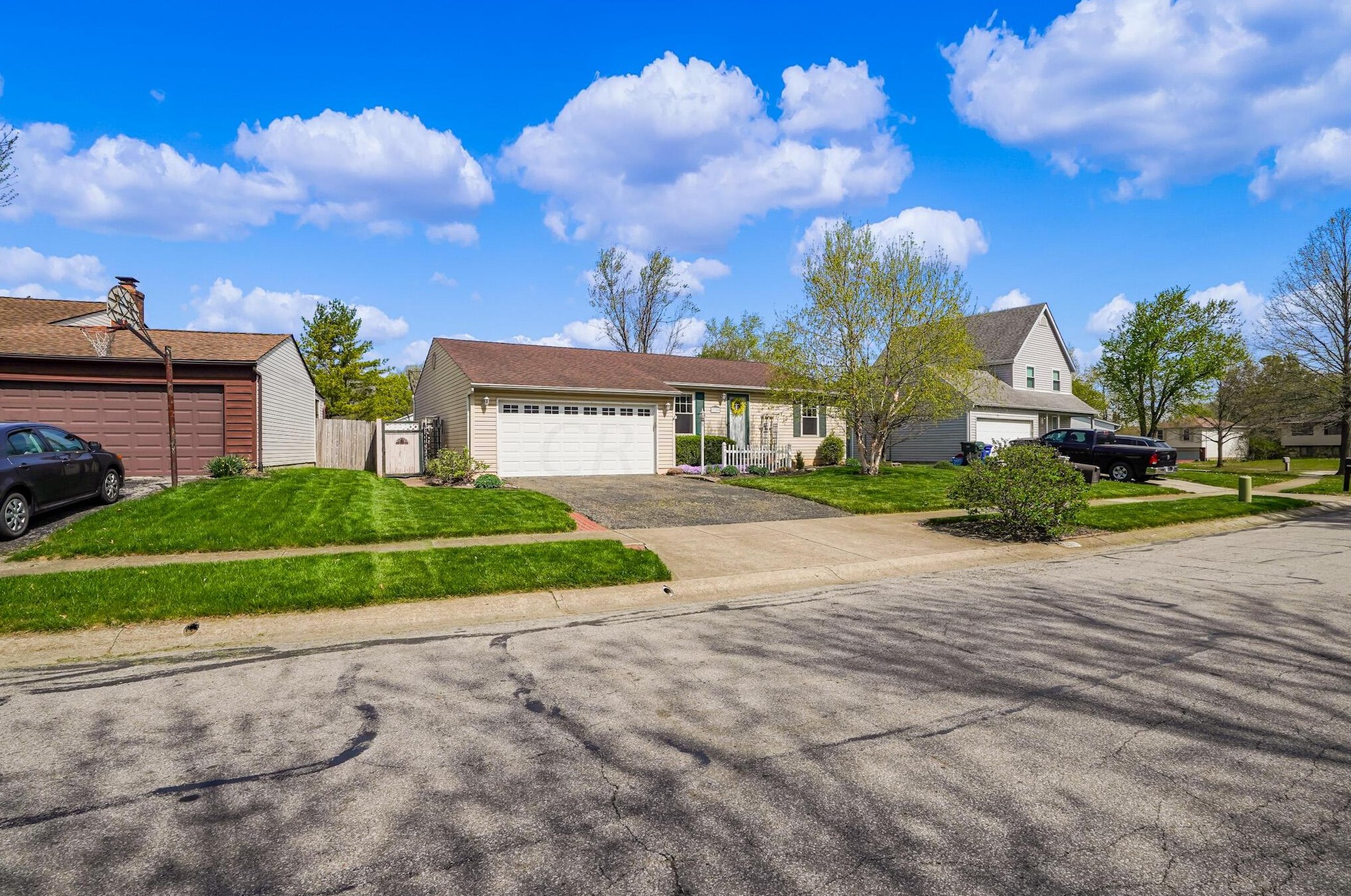 3350 Rudon Ln, Columbus, OH 43204-1483