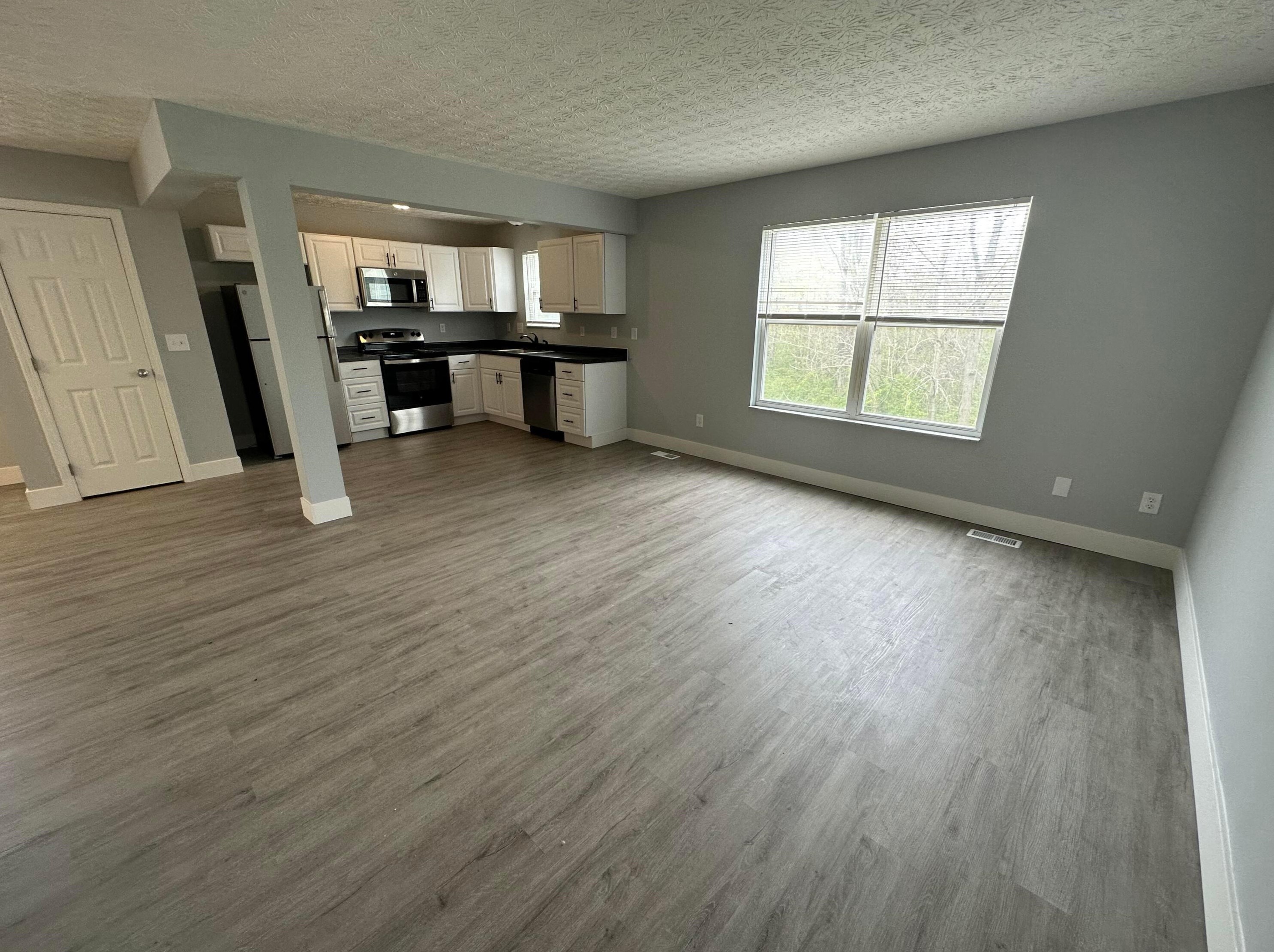 3763 Dunlane Ct, Columbus, OH 43228-3892