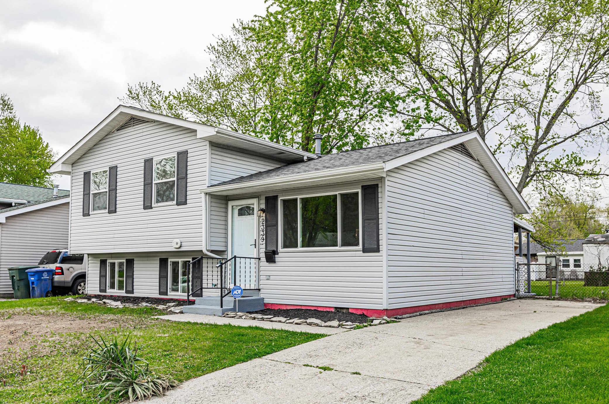2339 Edenburgh Dr, Columbus, OH 43219-1336