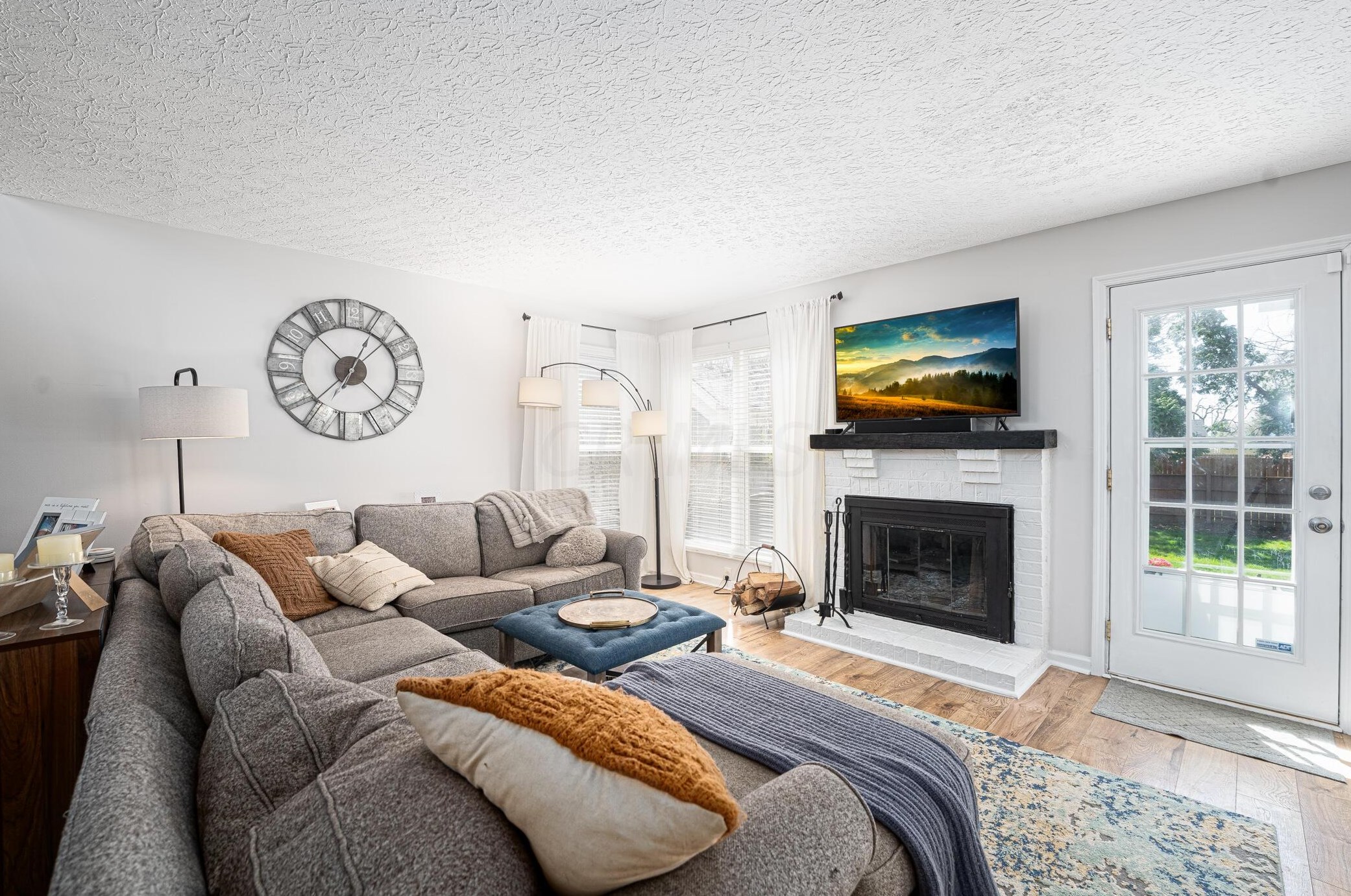 1857 Weather Stone Ln, Columbus OH  43235-1987 exterior