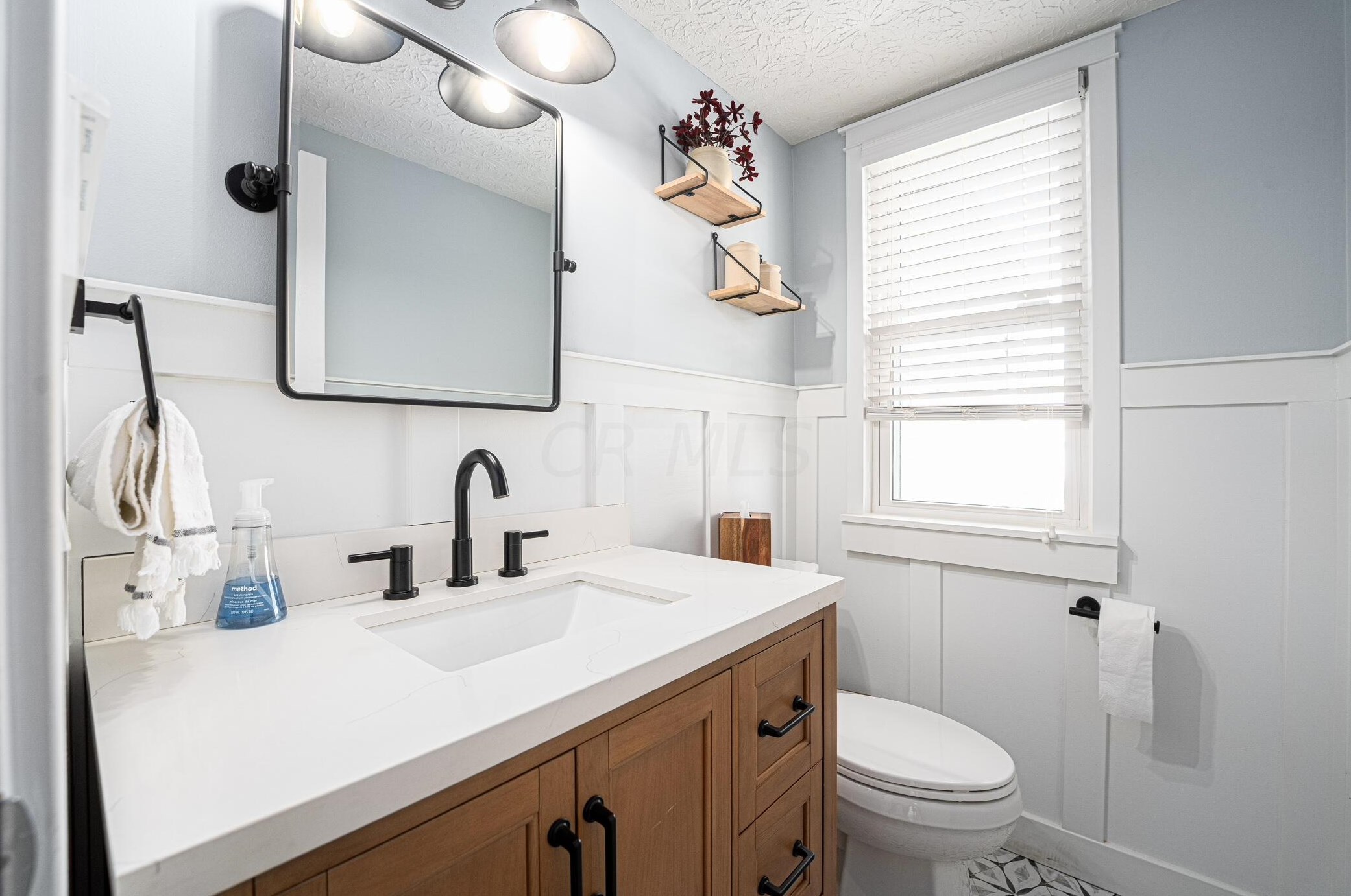 1857 Weather Stone Ln, Columbus OH  43235-1987 exterior