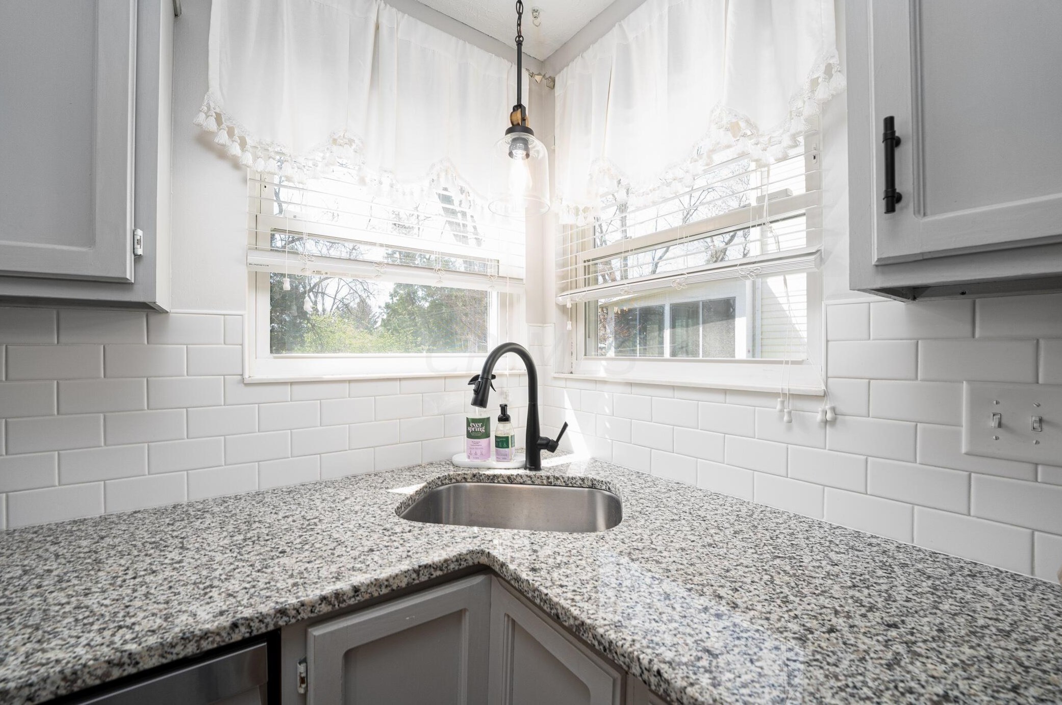 1857 Weather Stone Ln, Columbus OH  43235-1987 exterior