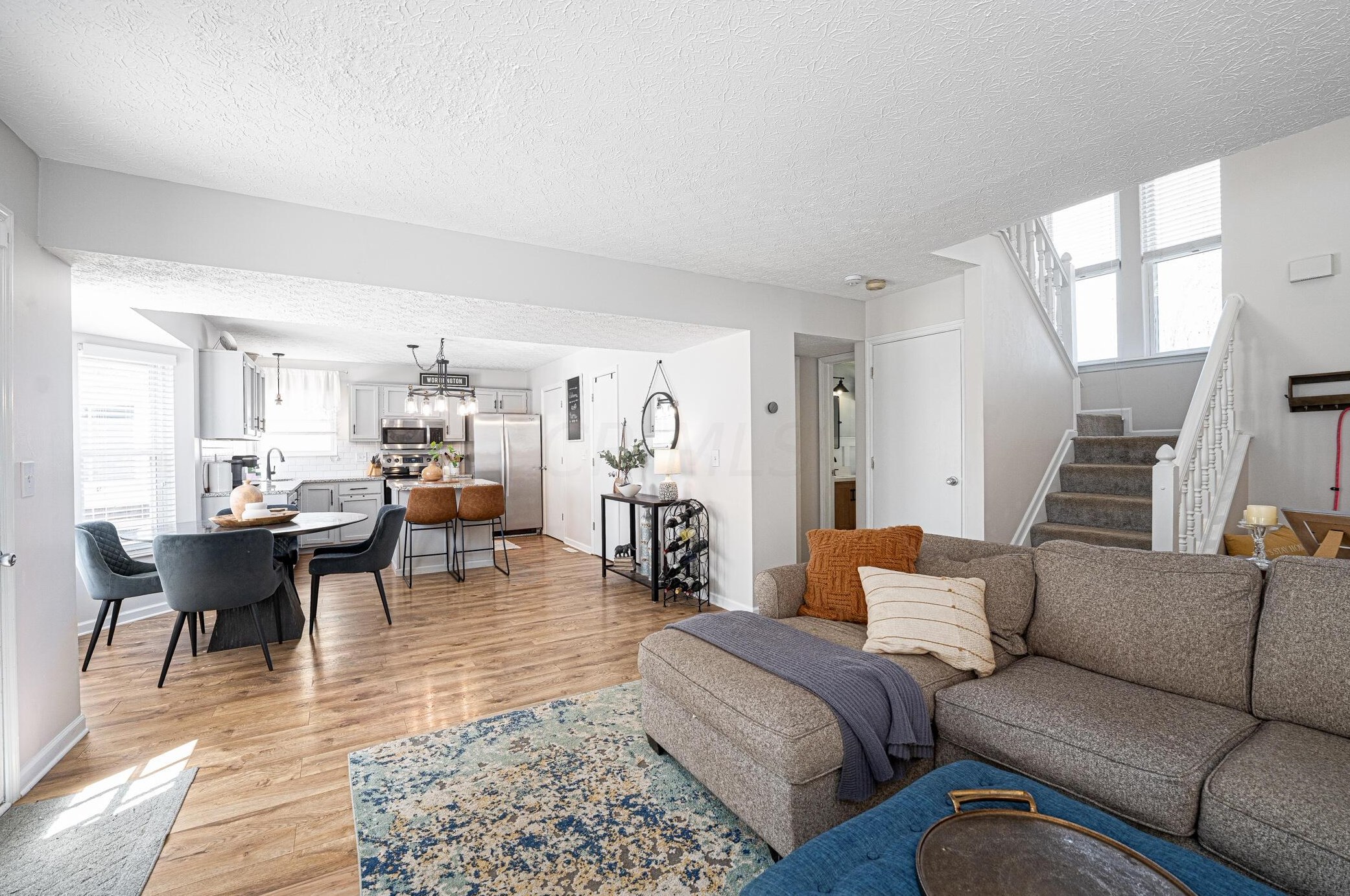 1857 Weather Stone Ln, Columbus OH  43235-1987 exterior