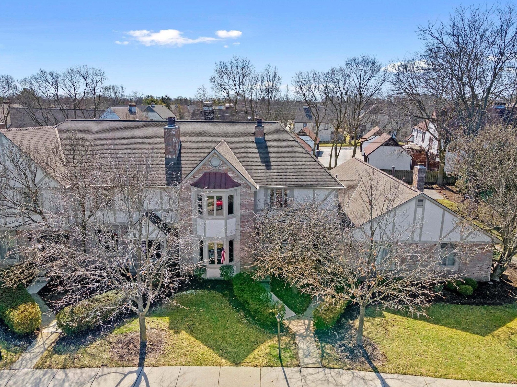 188 Corbins Mill Dr, Dublin, OH 43017