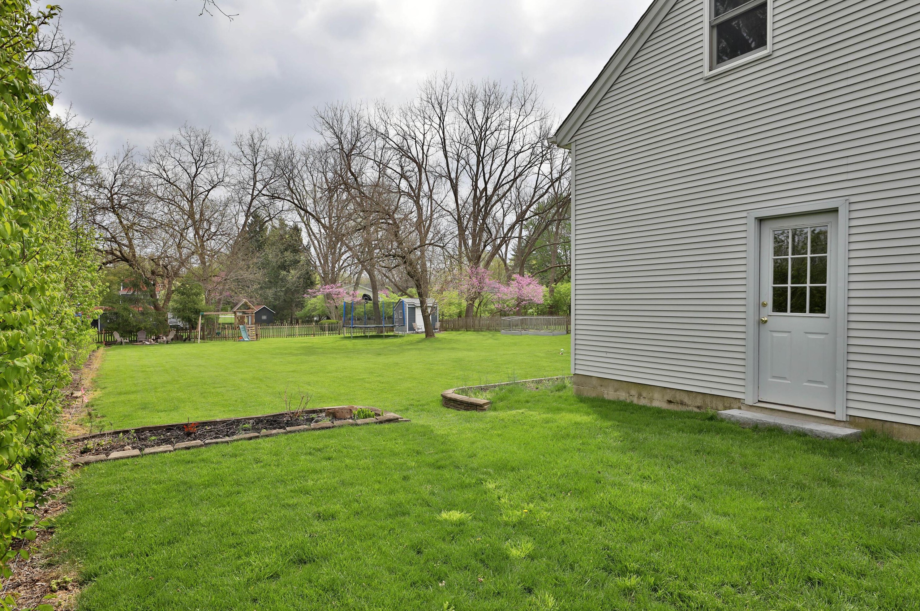 694 Hartford St, Columbus OH  43085-4122 exterior